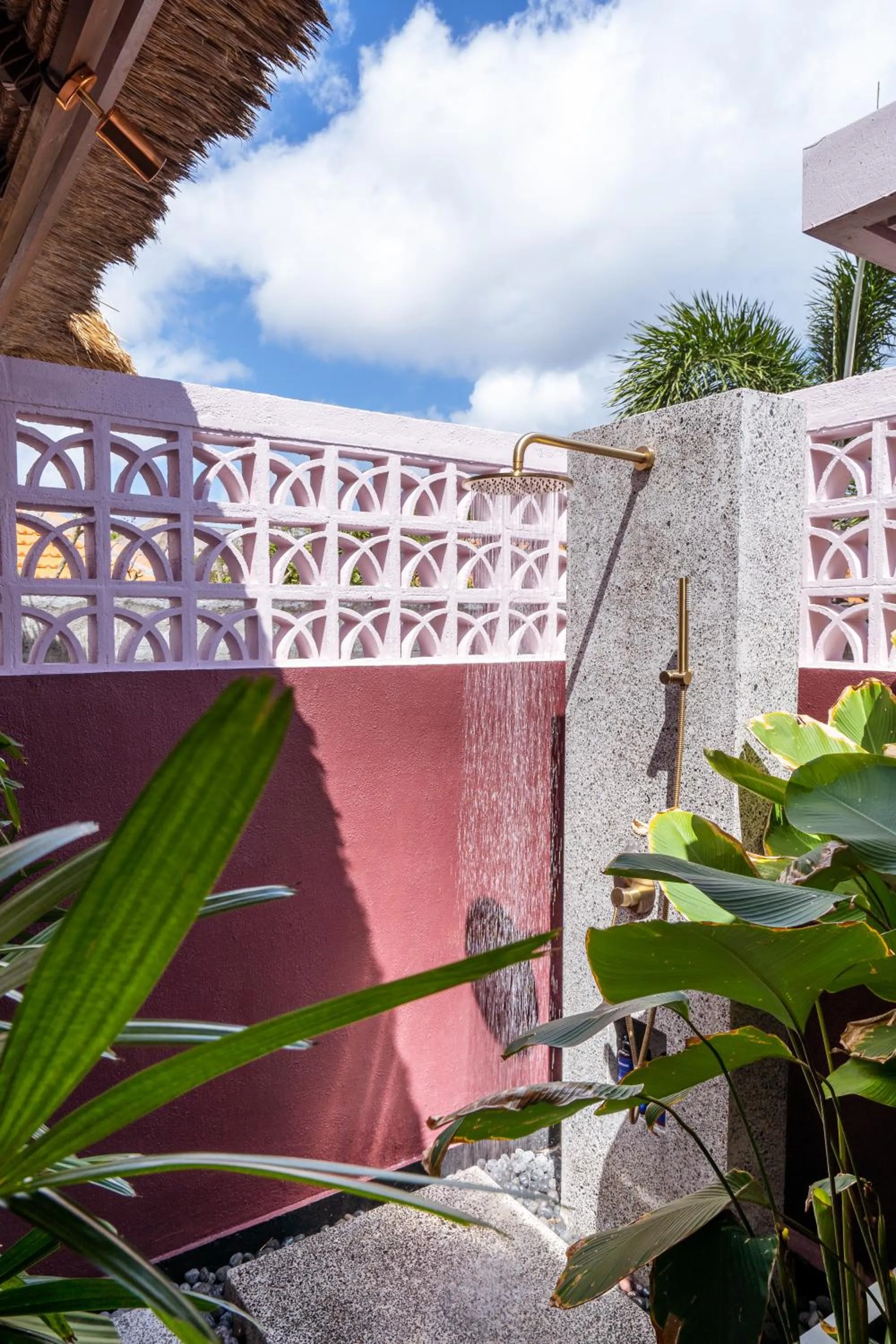 Shower in Ulu Cliffhouse