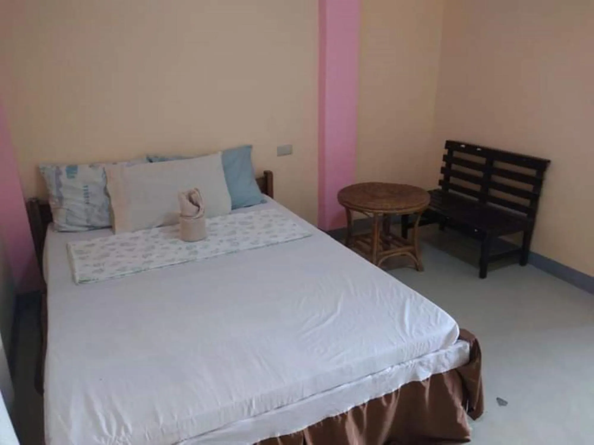 Bed in Basio's Place Tourist Inn by RedDoorz