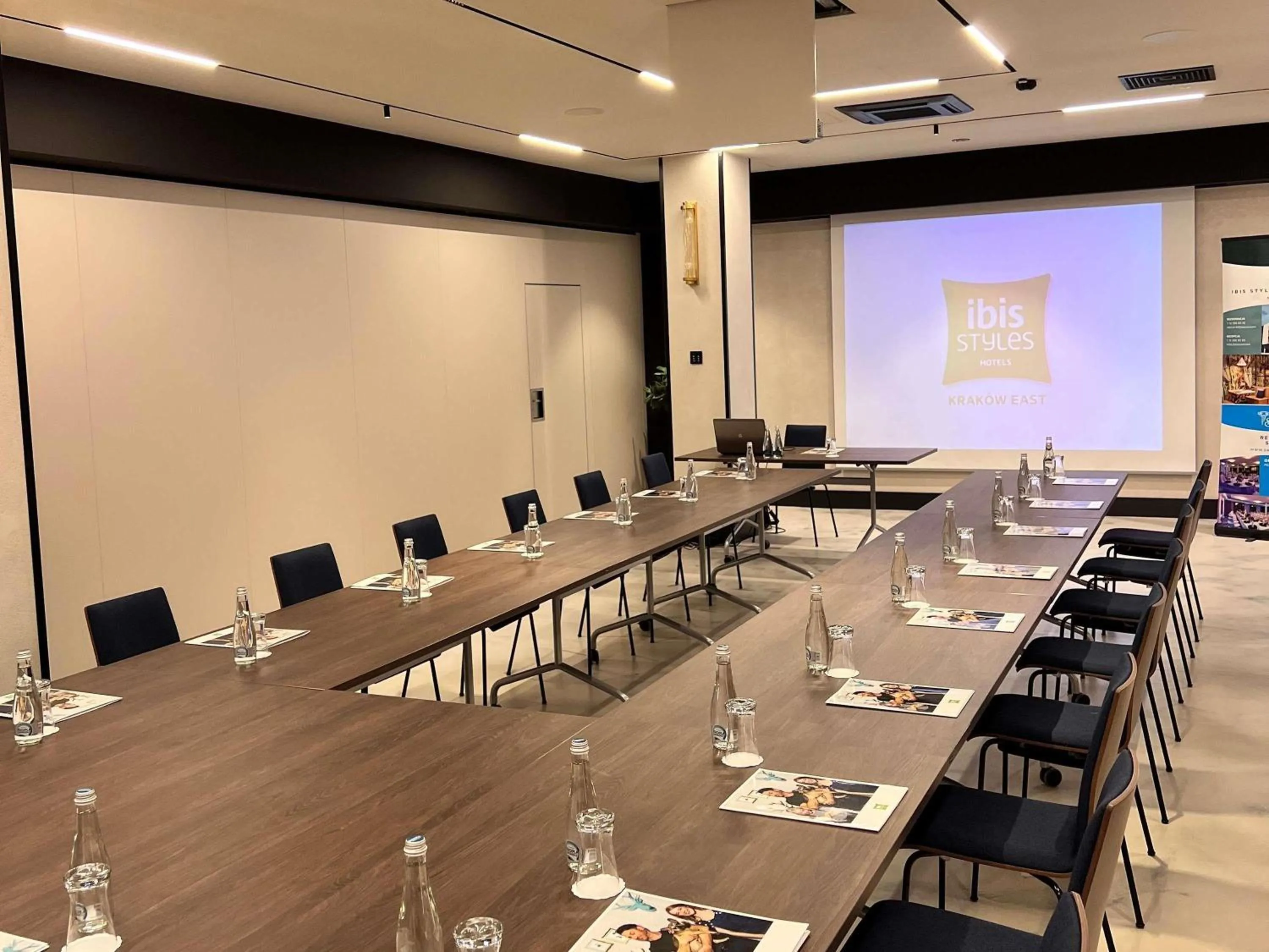 Meeting/conference room in ibis Styles Kraków East