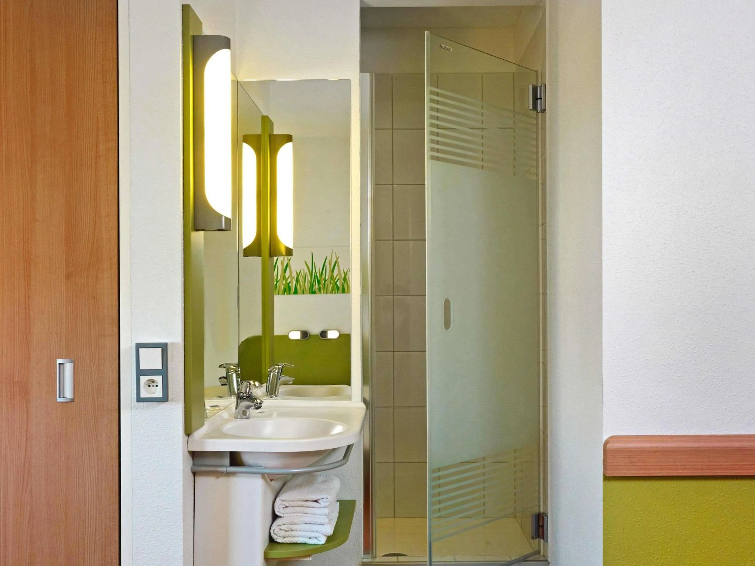 Bedroom in ibis budget Krakow Stare Miasto