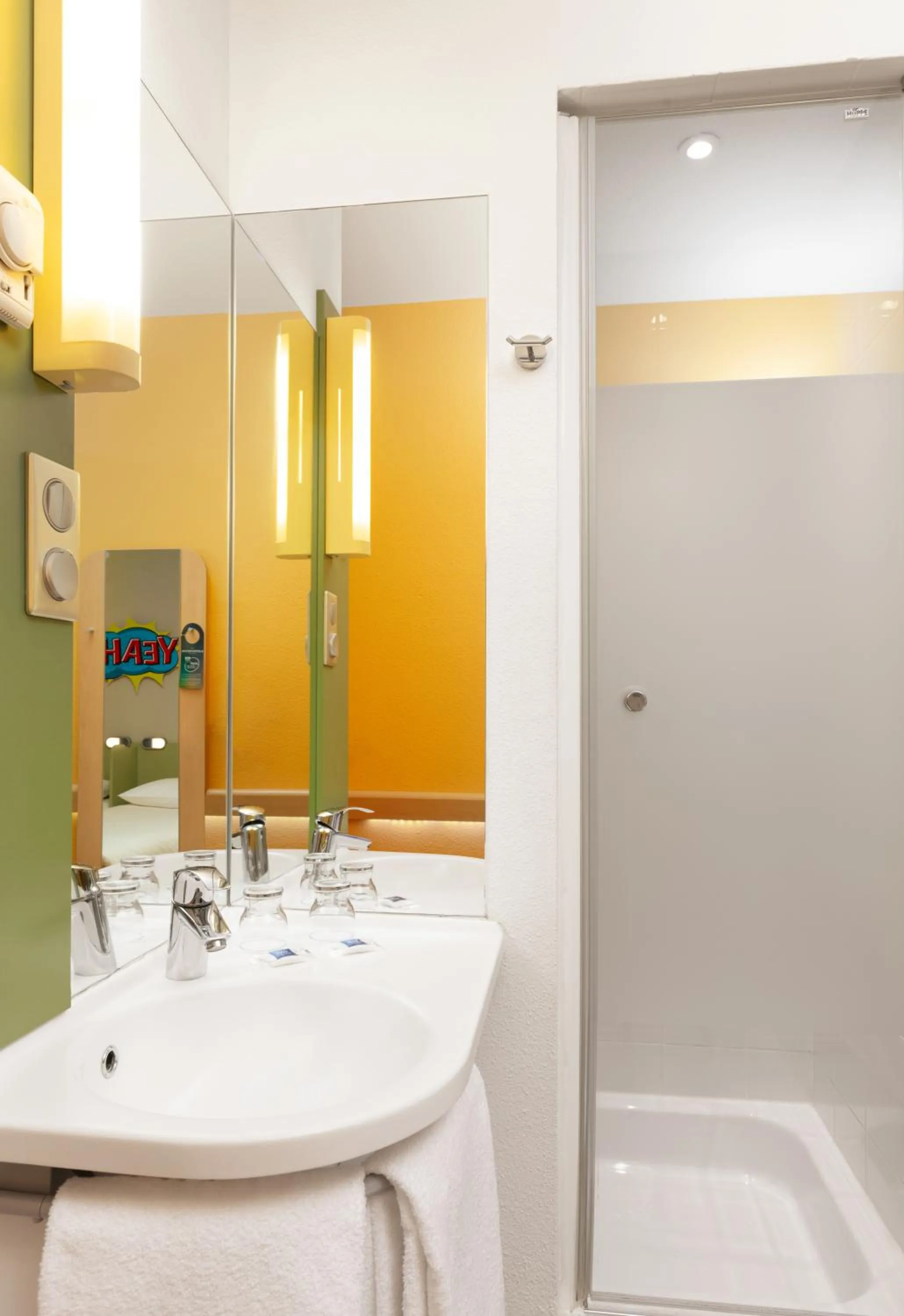 Bathroom in ibis budget Warszawa Centrum