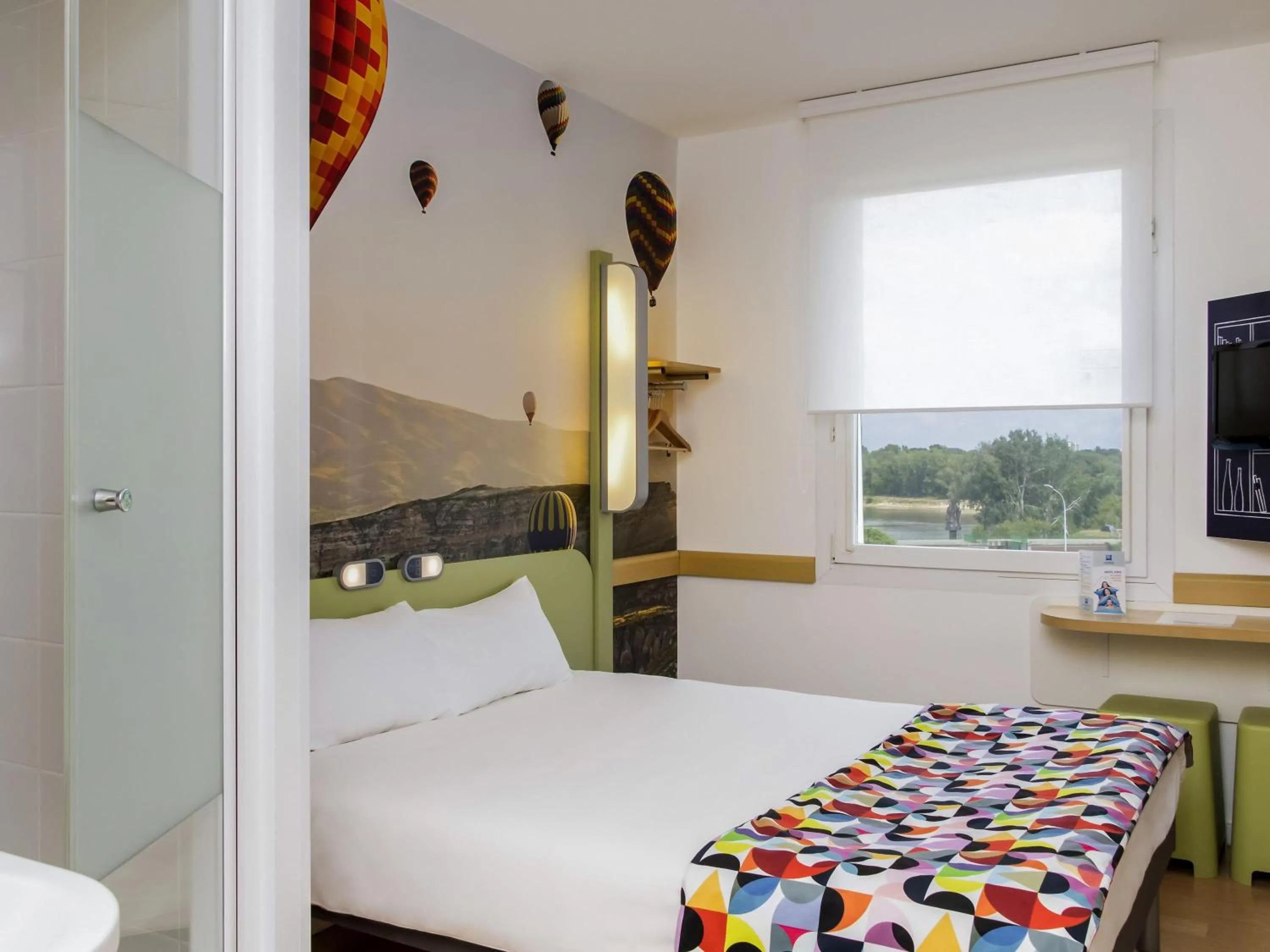 Bedroom, Bed in ibis budget Warszawa Centrum