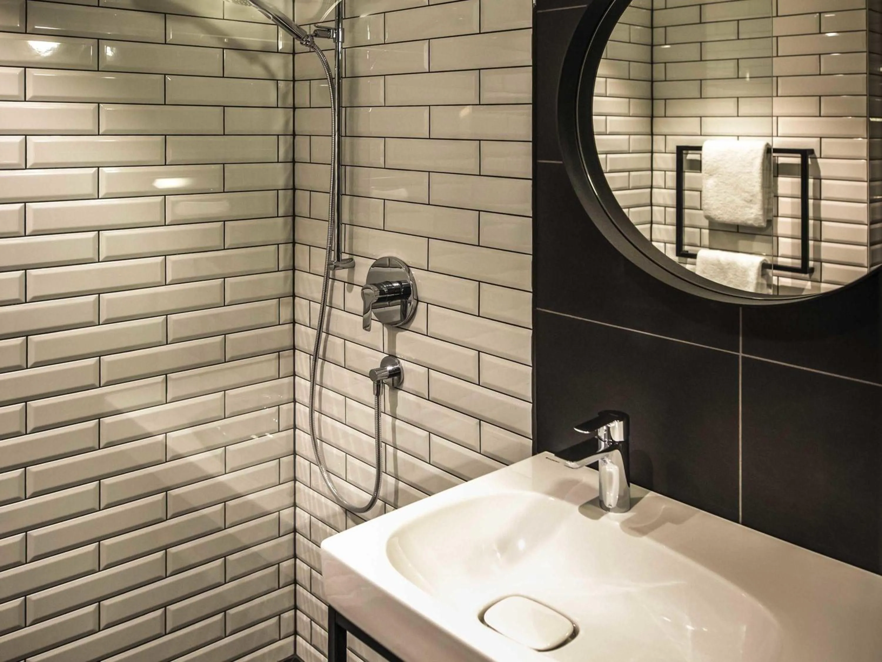 Bedroom in ibis Wels