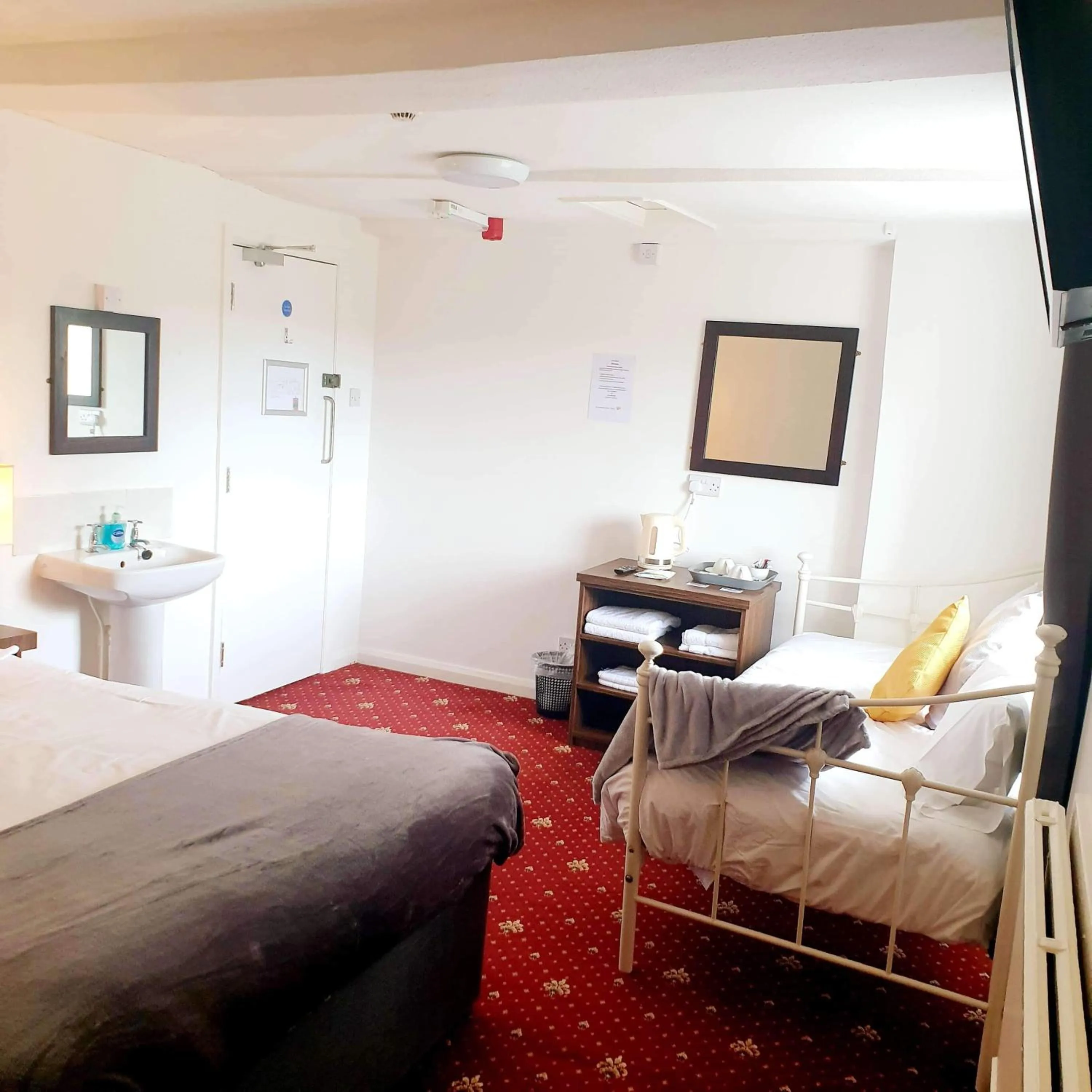 Bedroom, Bed in Poacher's Barn