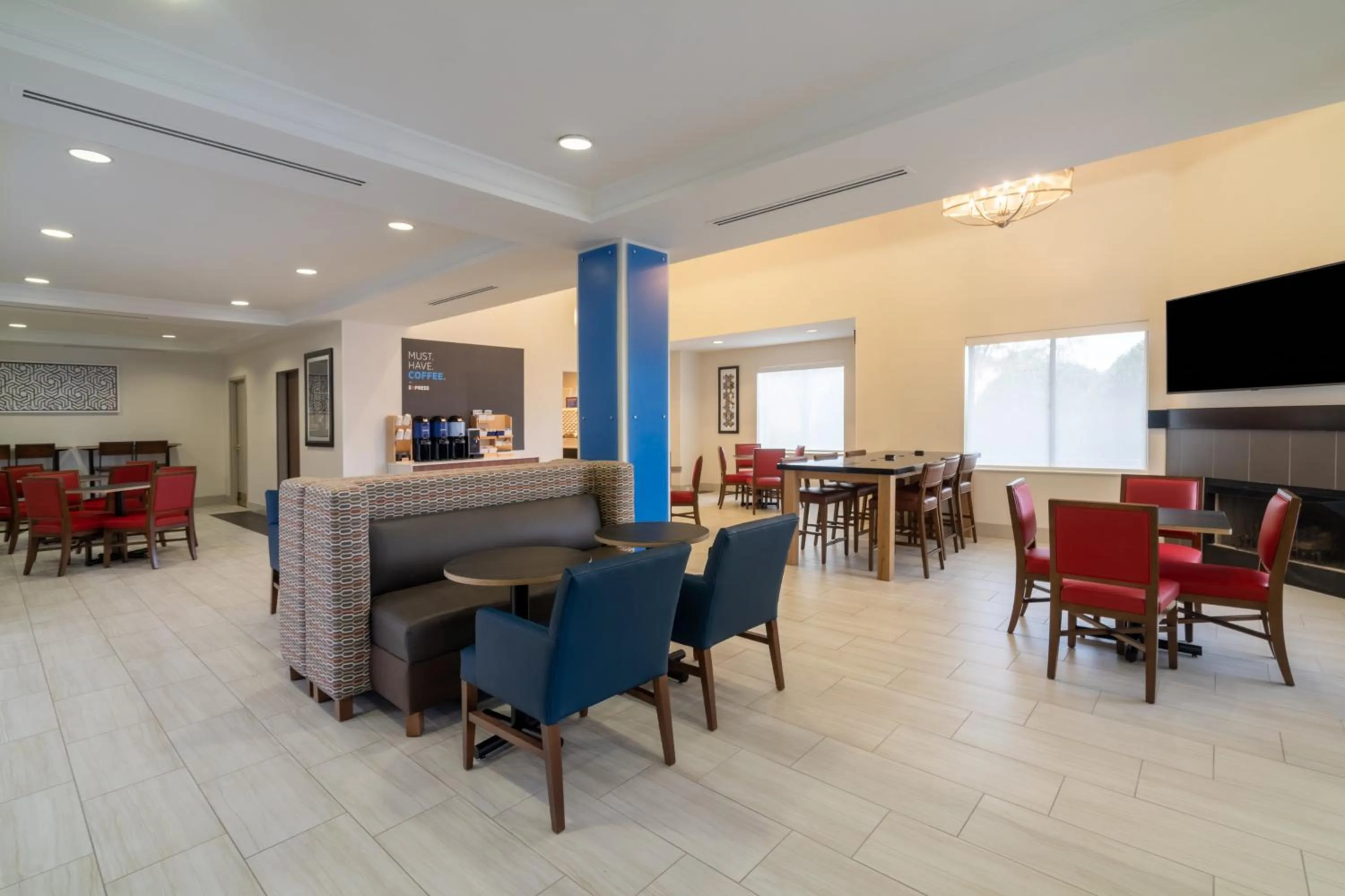 Breakfast in Holiday Inn Express Hotel & Suites Bluffton at Hilton Head Area by IHG