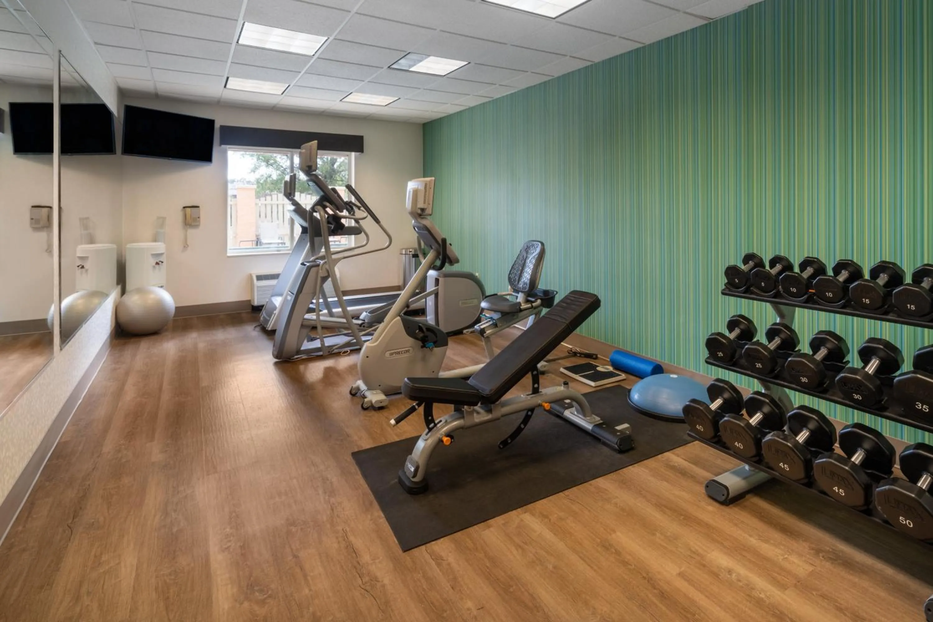 Fitness centre/facilities in Holiday Inn Express Hotel & Suites Bluffton at Hilton Head Area by IHG