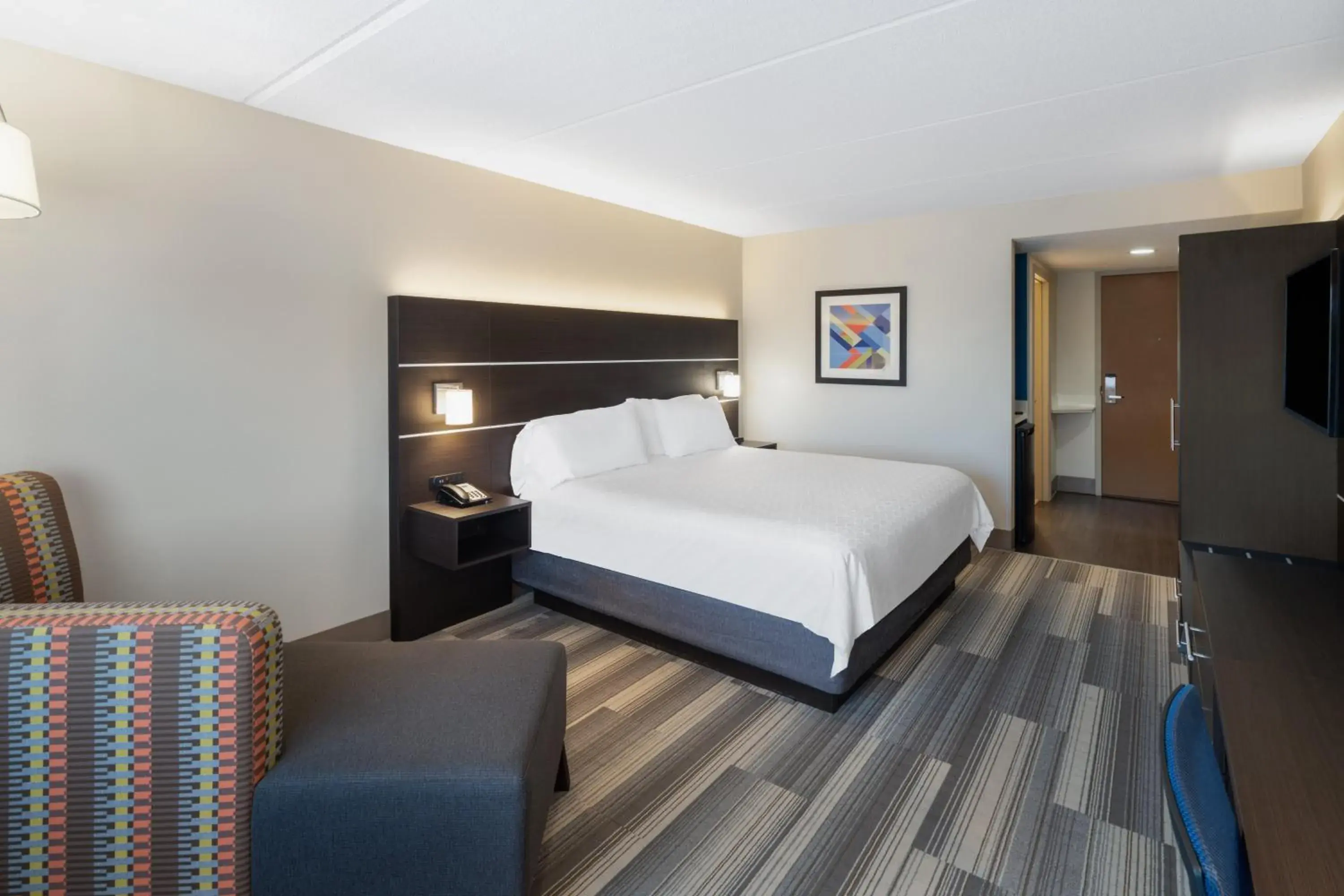 Standard King Room with Roll-In Shower - Communications Access in Holiday Inn Express Hotel & Suites Bluffton at Hilton Head Area by IHG Standard King Room with Roll-In Shower - Communications Access in Holiday Inn Express Hotel & Suites Bluffton at Hilton Head Area by IHG