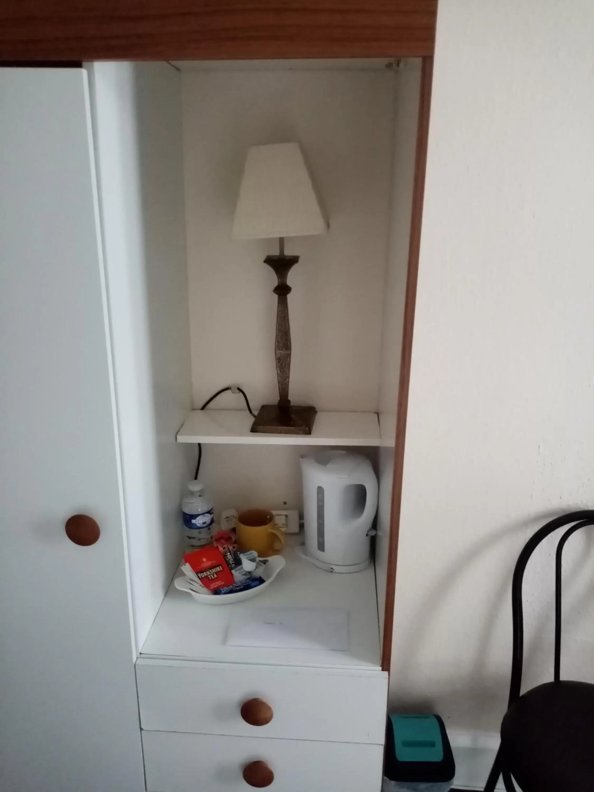 Coffee/tea facilities in Black Lion