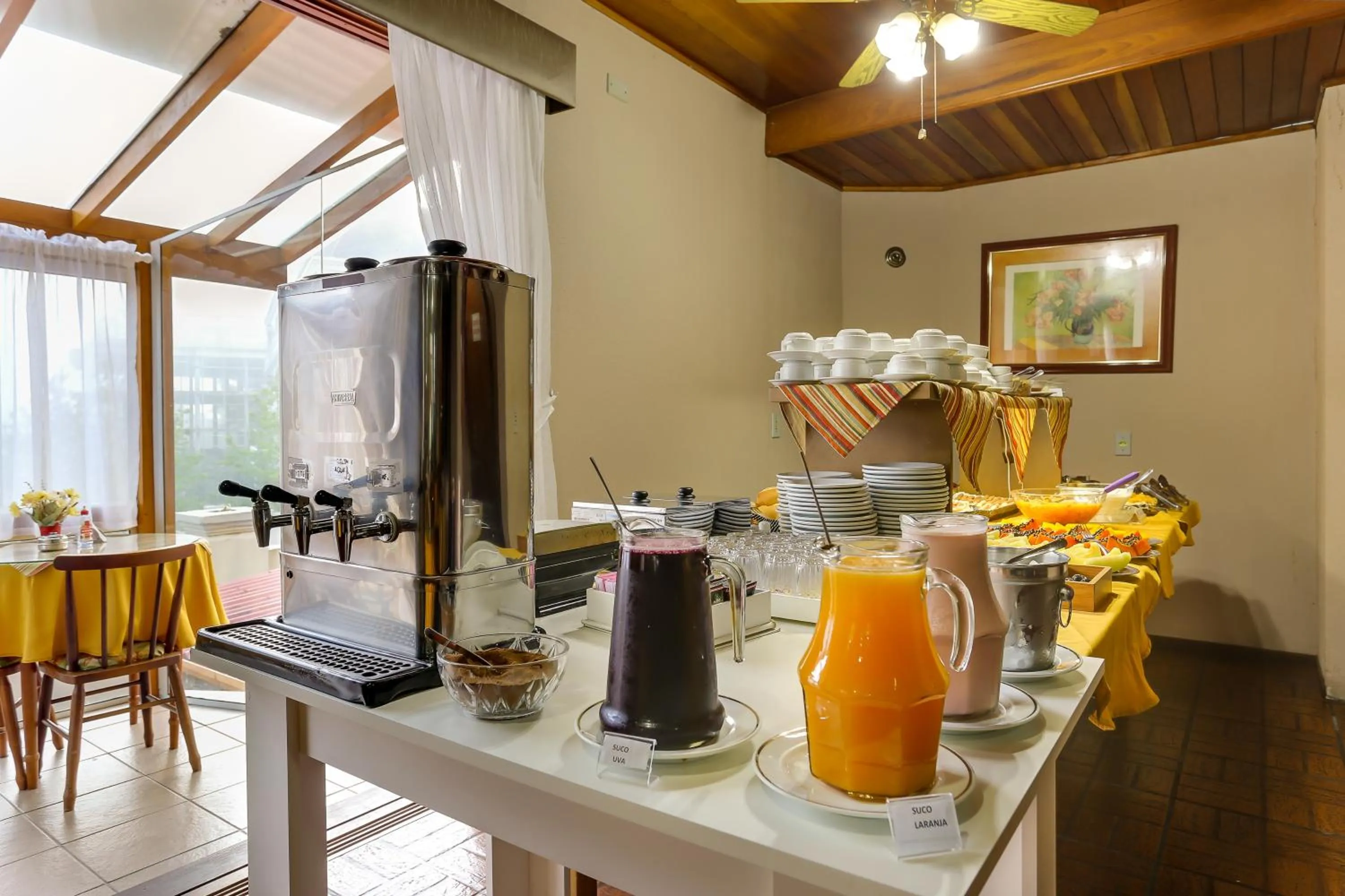 Buffet breakfast in Hotel Alpen Hof