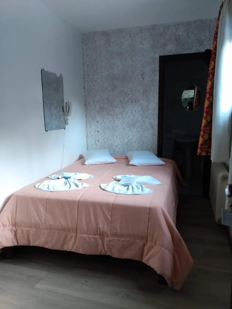 Bed in Hotel Alpen Hof