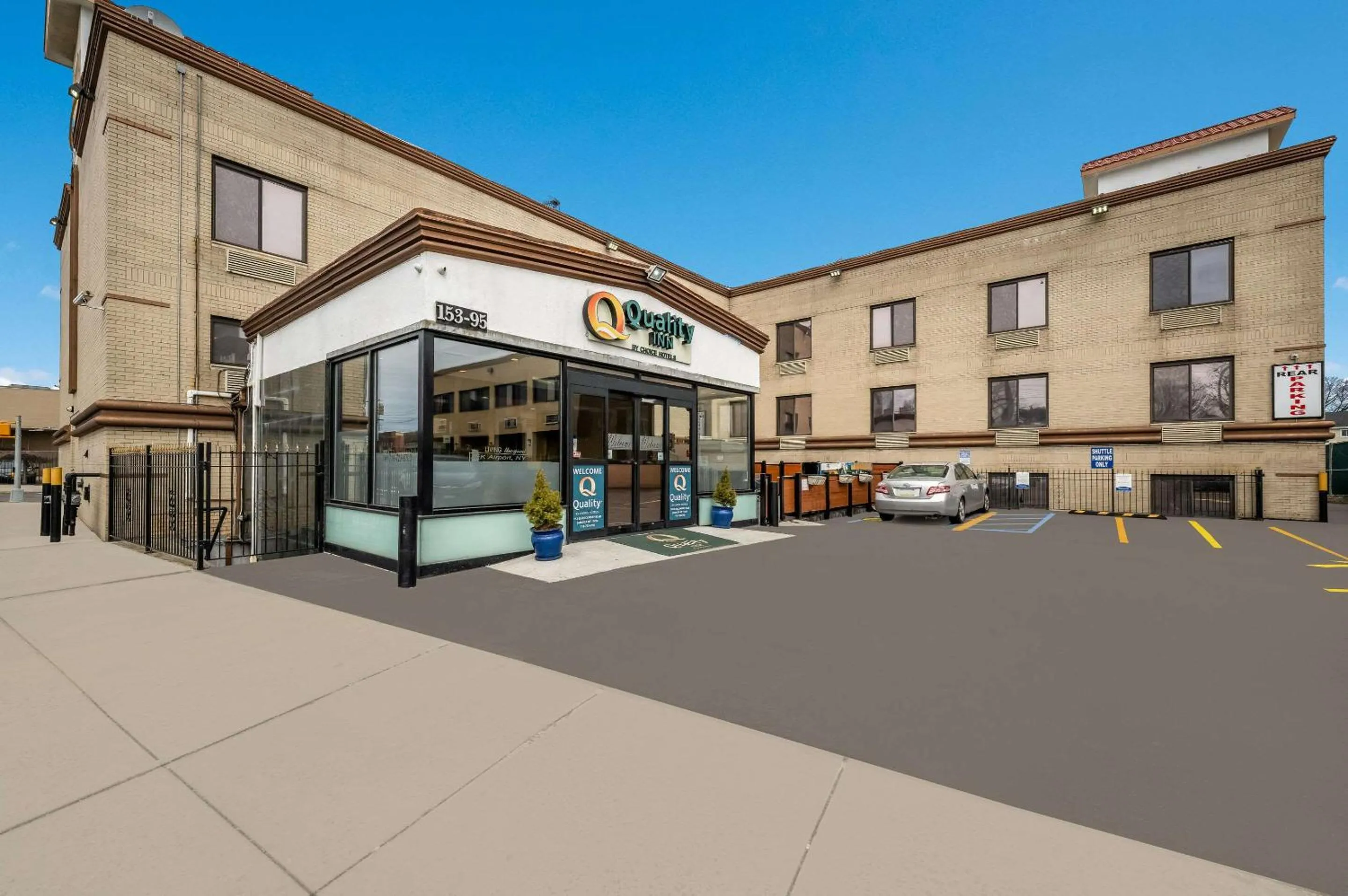 Property building in Quality Inn JFK Airport Rockaway Blvd