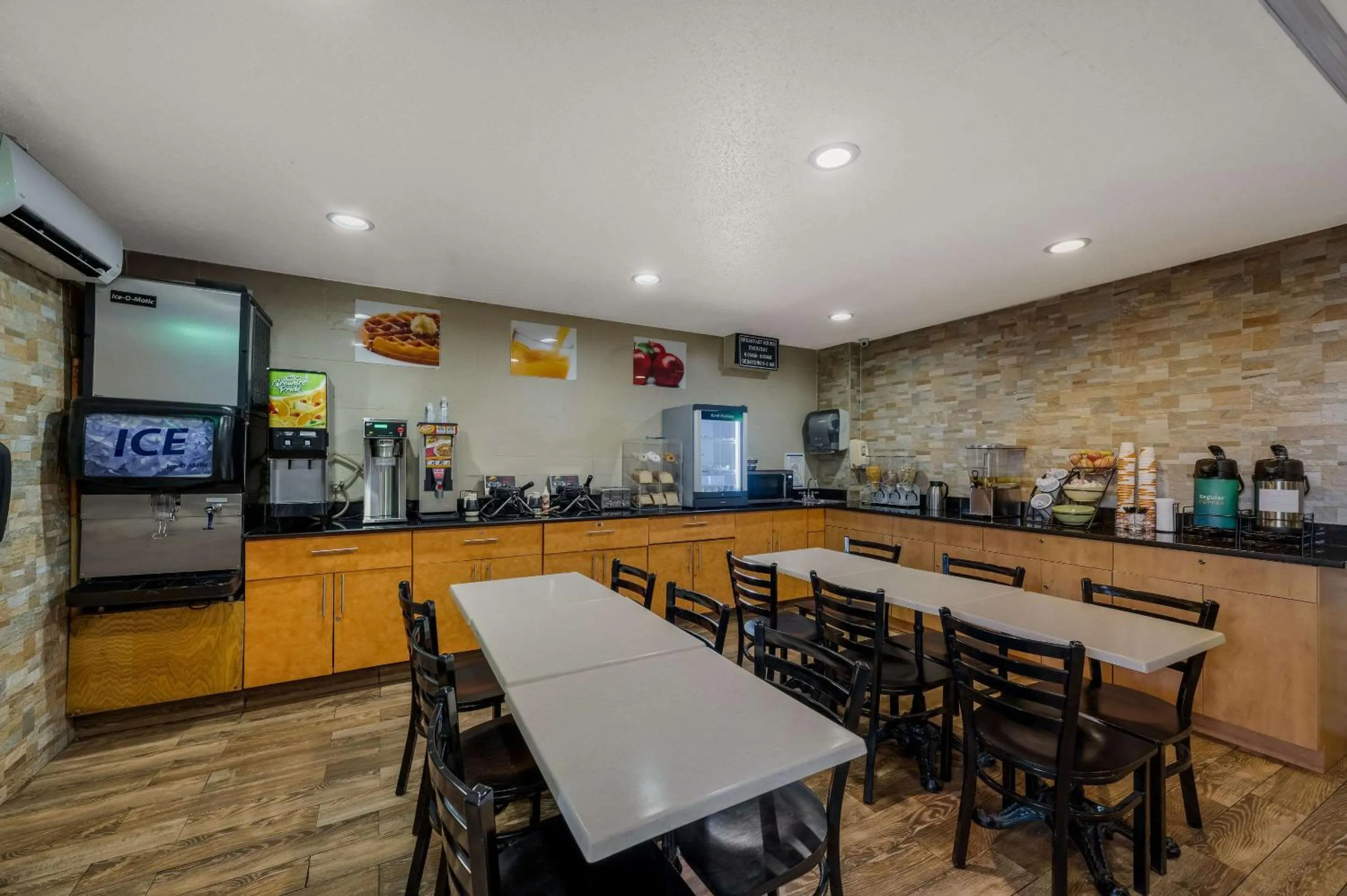 Breakfast in Quality Inn JFK Airport Rockaway Blvd