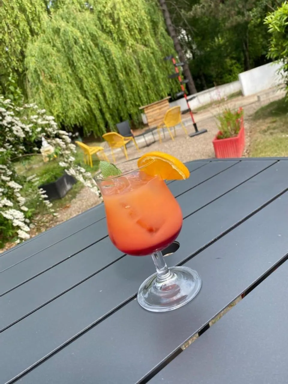 Patio in ibis Metz Nord