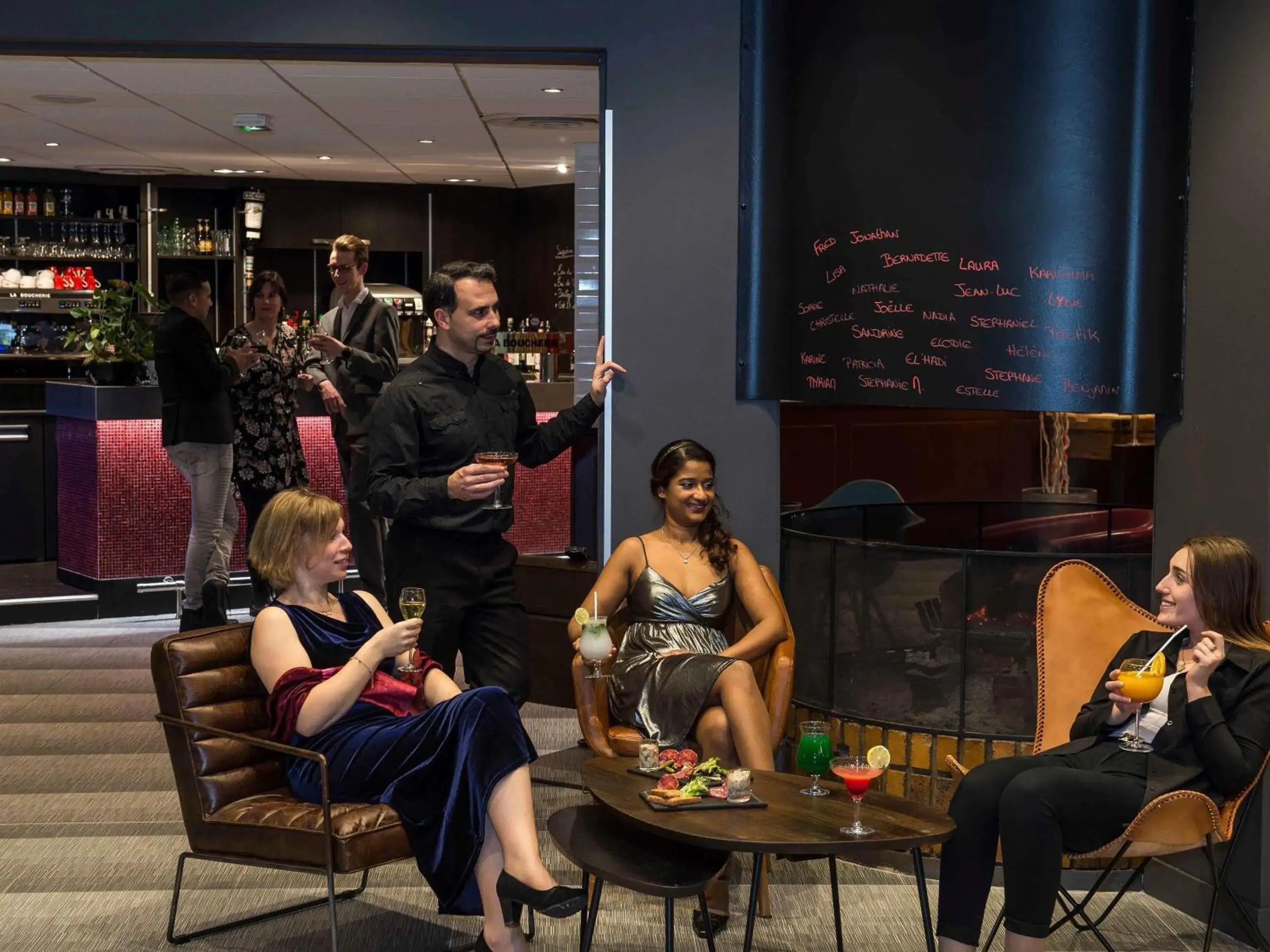 Lounge or bar in ibis Metz Nord Lounge or bar in ibis Metz Nord