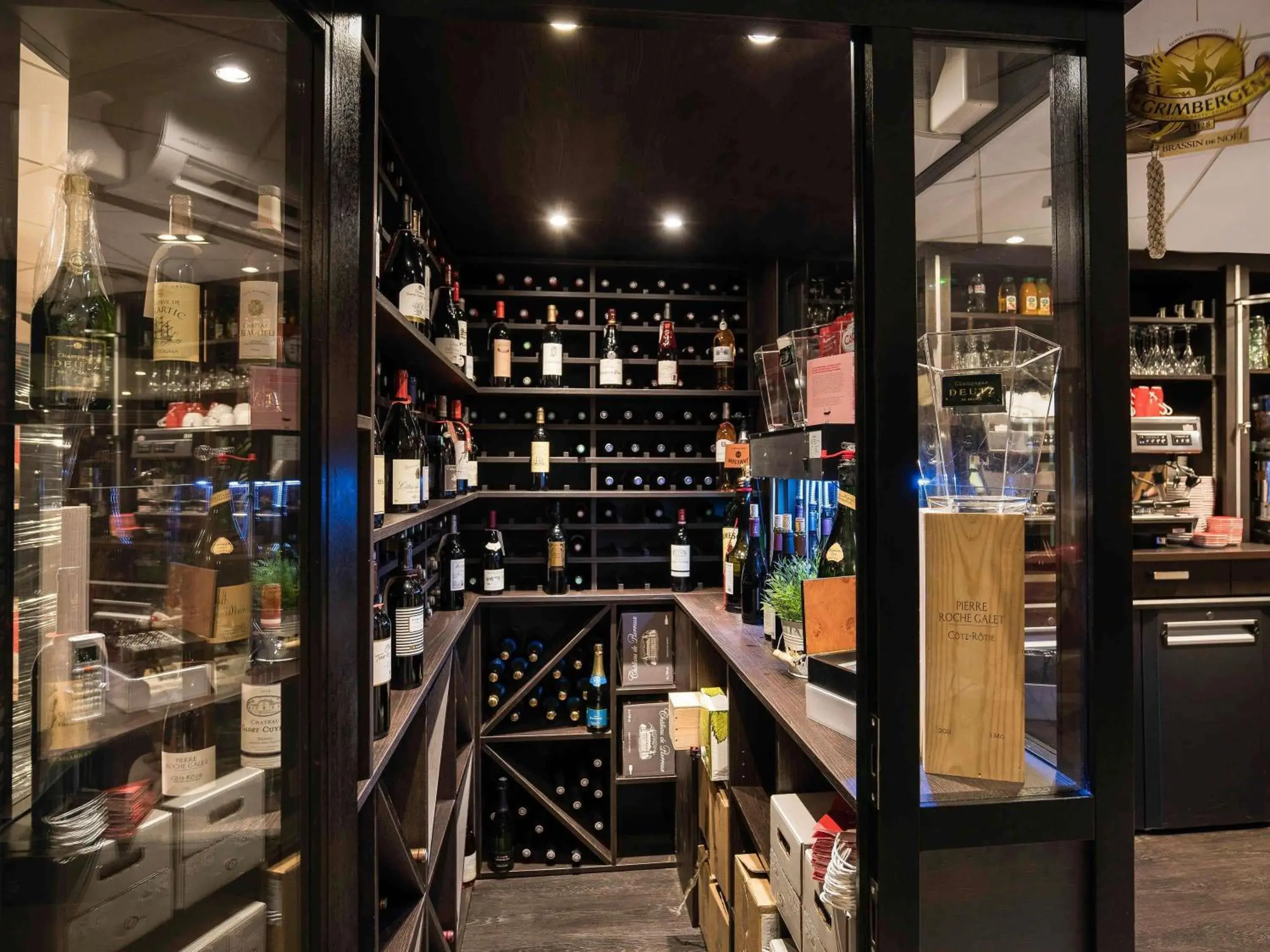 Lounge or bar in ibis Metz Nord Lounge or bar in ibis Metz Nord