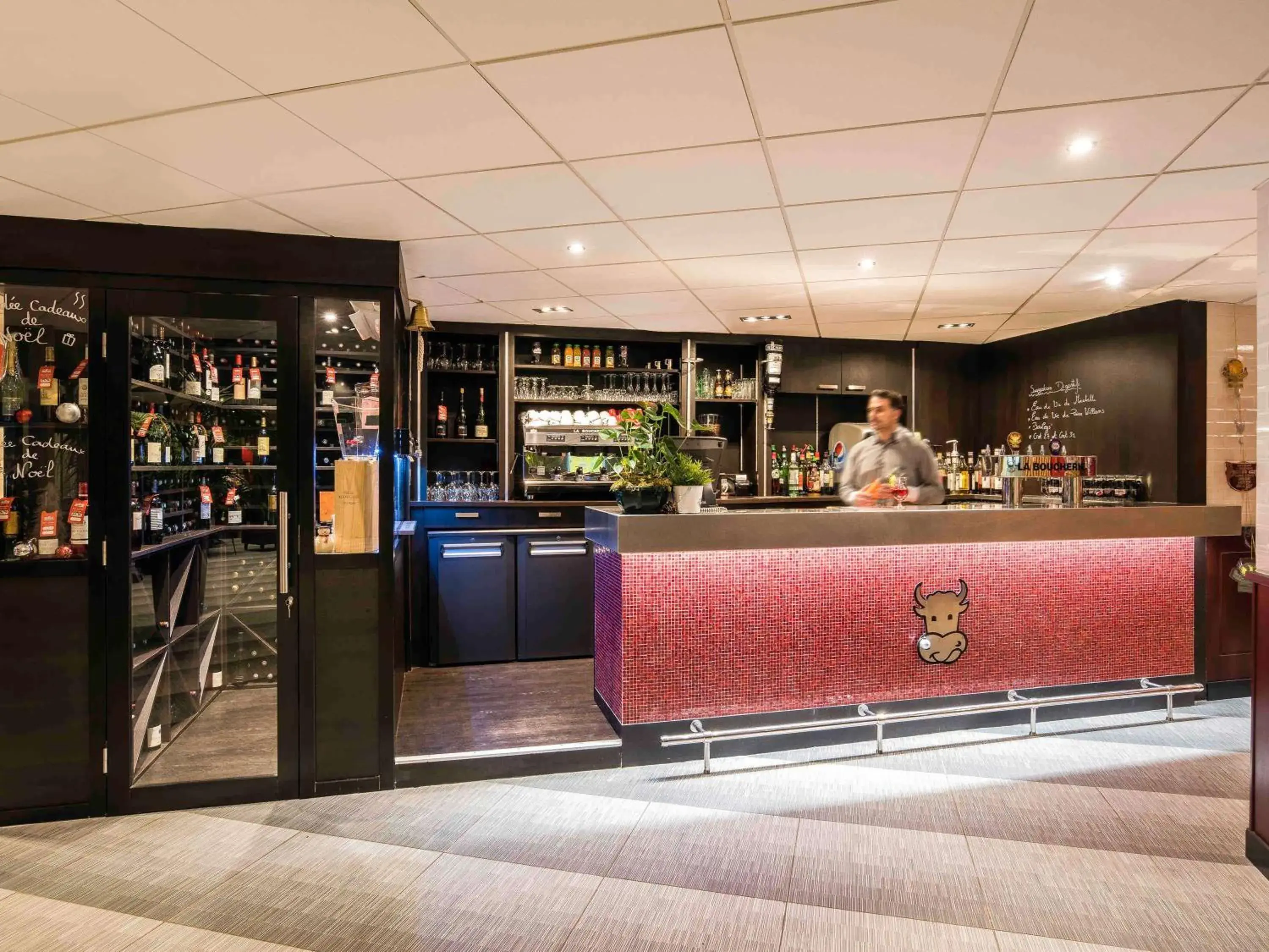 Lounge or bar in ibis Metz Nord Lounge or bar in ibis Metz Nord