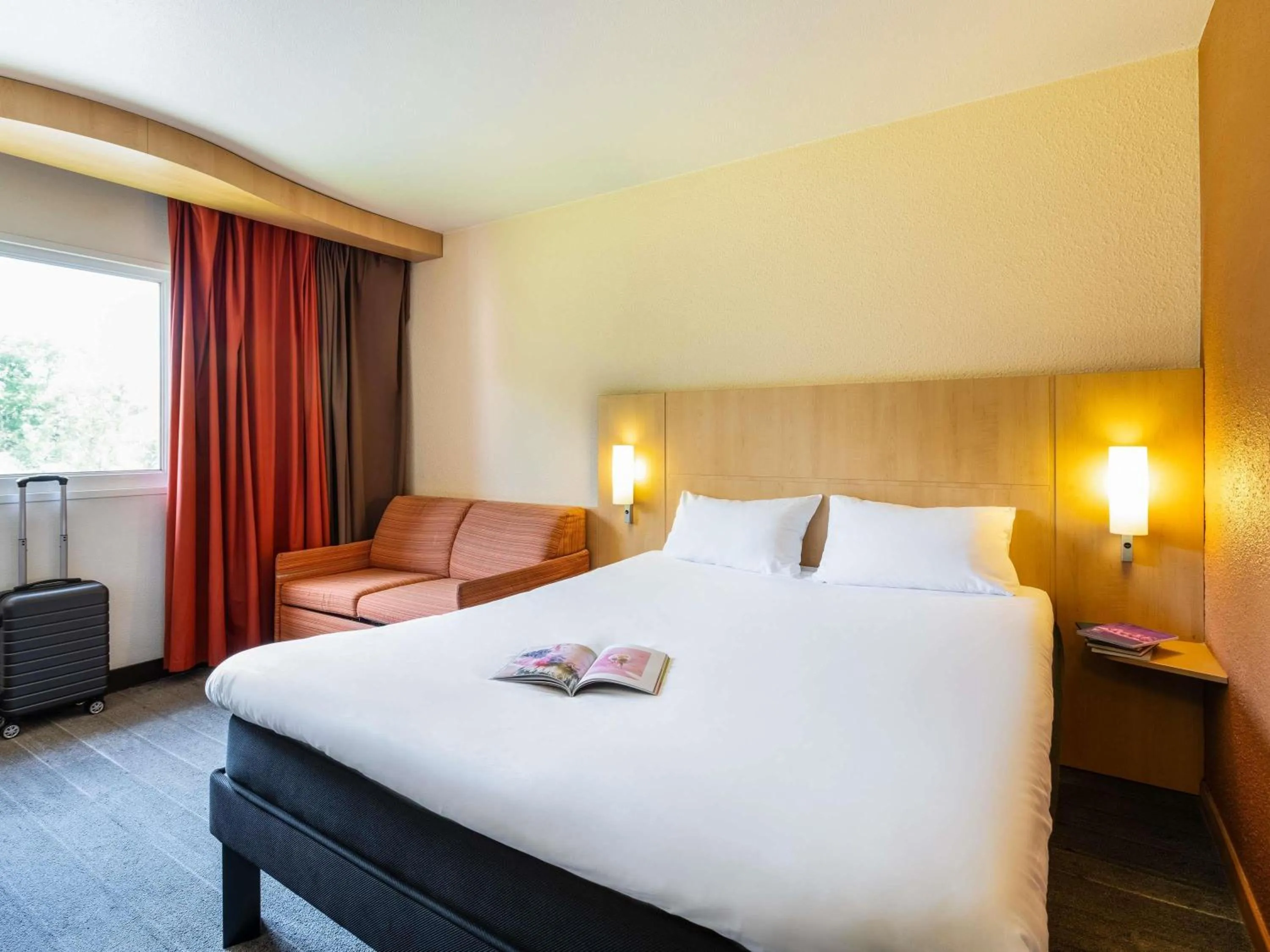 Bedroom, Bed in ibis Metz Nord