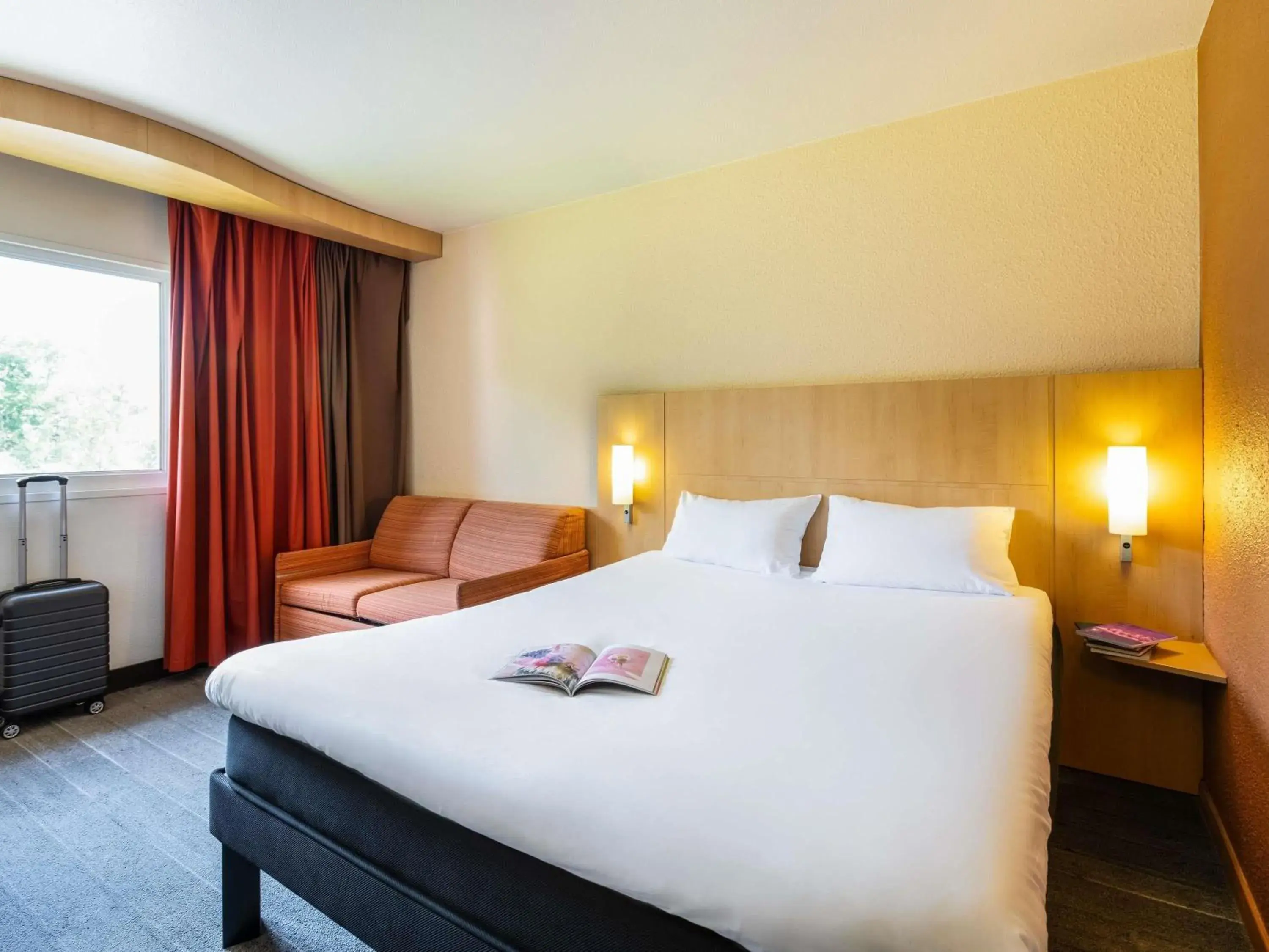 Bedroom, Bed in ibis Metz Nord Bedroom, Bed in ibis Metz Nord