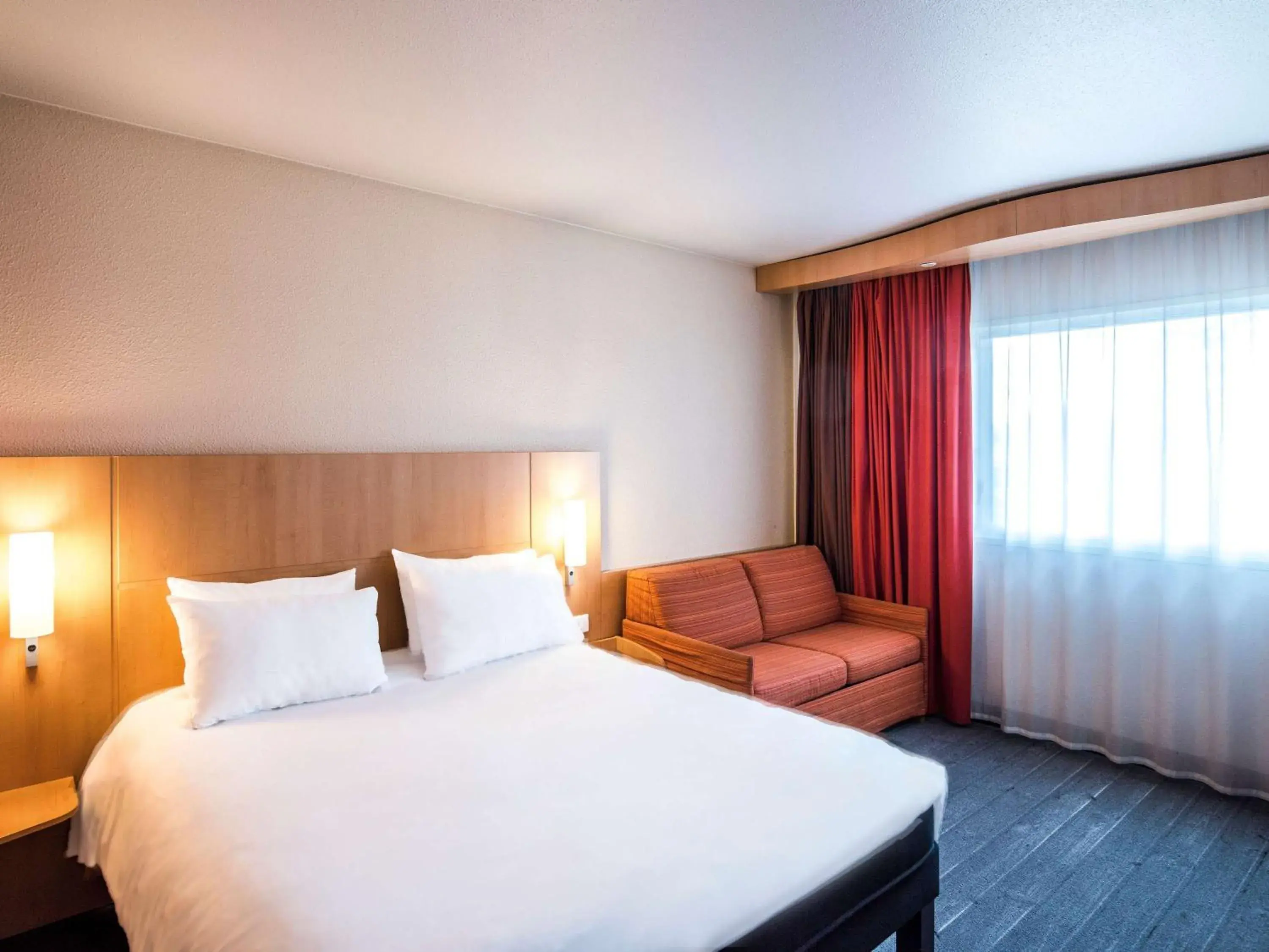 Bedroom, Bed in ibis Metz Nord Bedroom, Bed in ibis Metz Nord