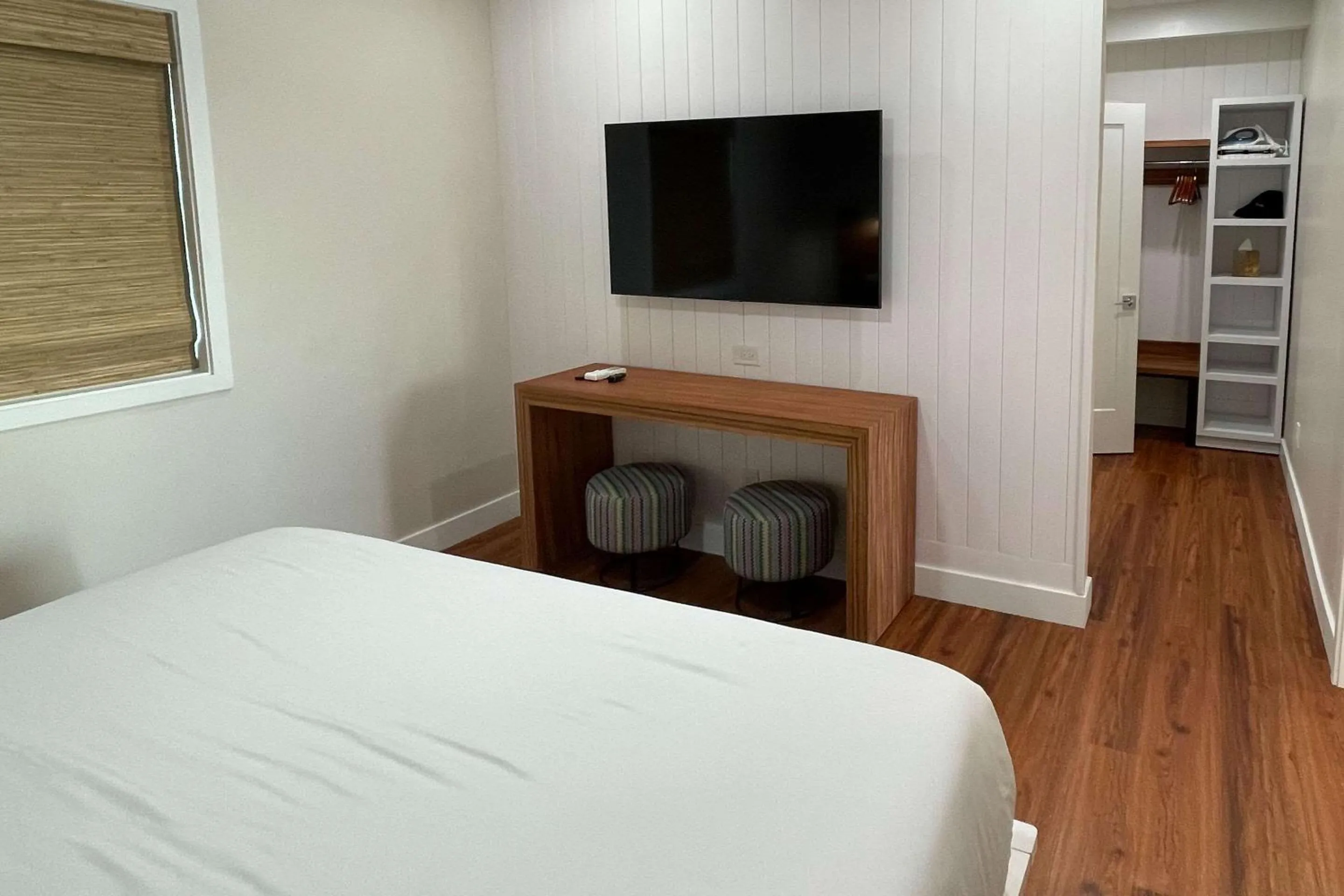 Bedroom, Bed in Kohea Kai Hotel Maui