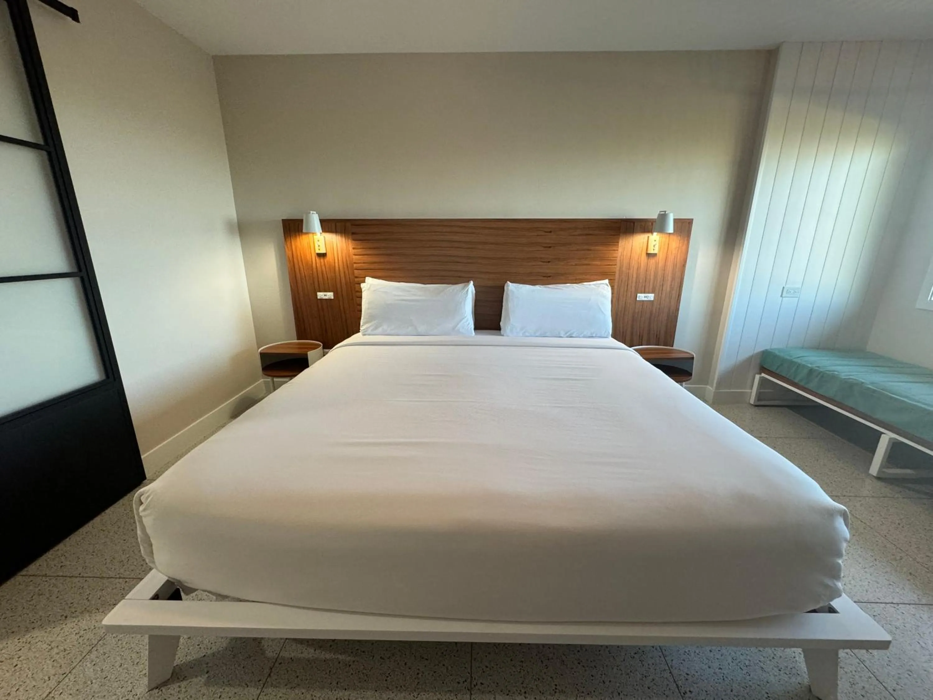 Bed in Kohea Kai Hotel Maui