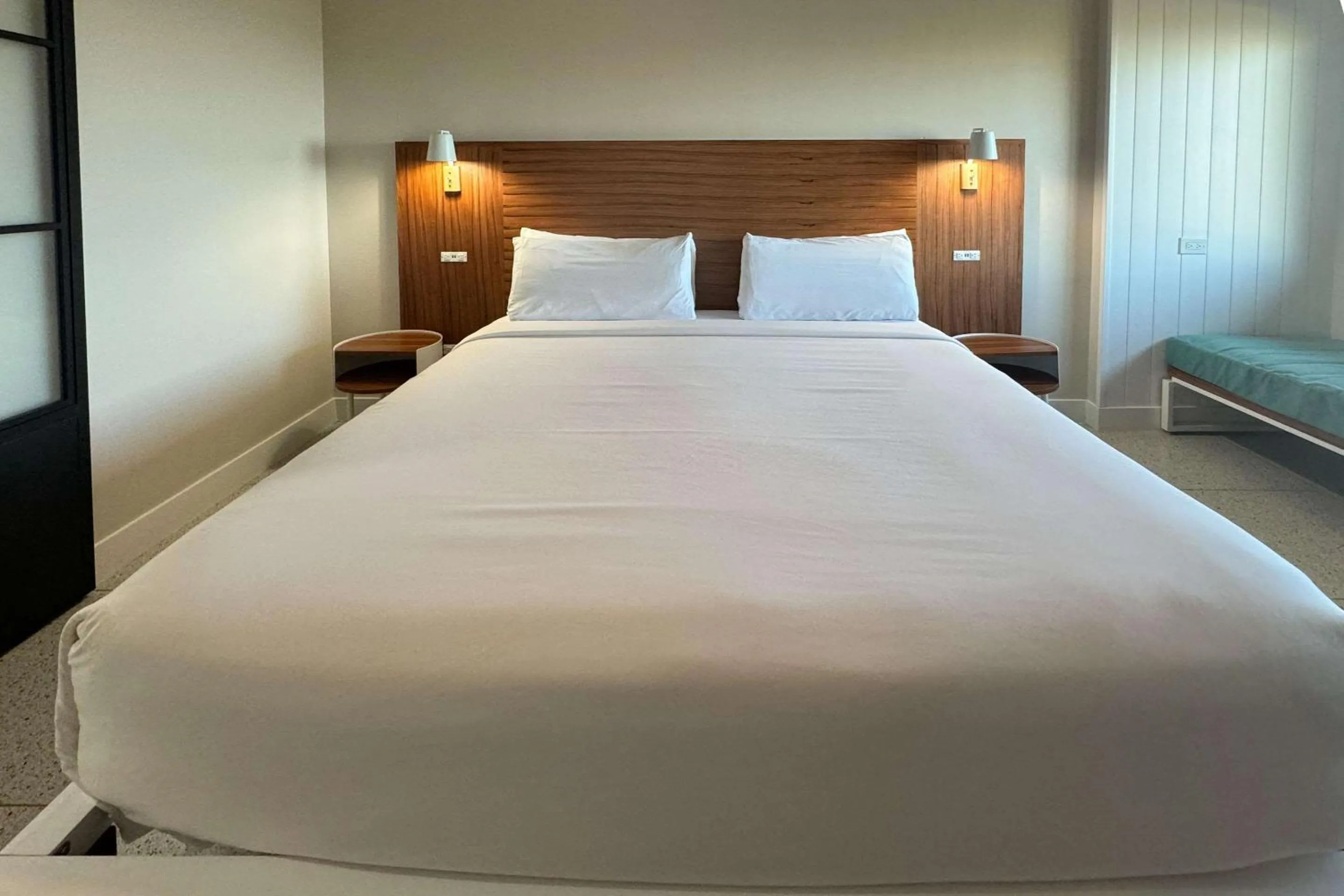 Bedroom, Bed in Kohea Kai Hotel Maui