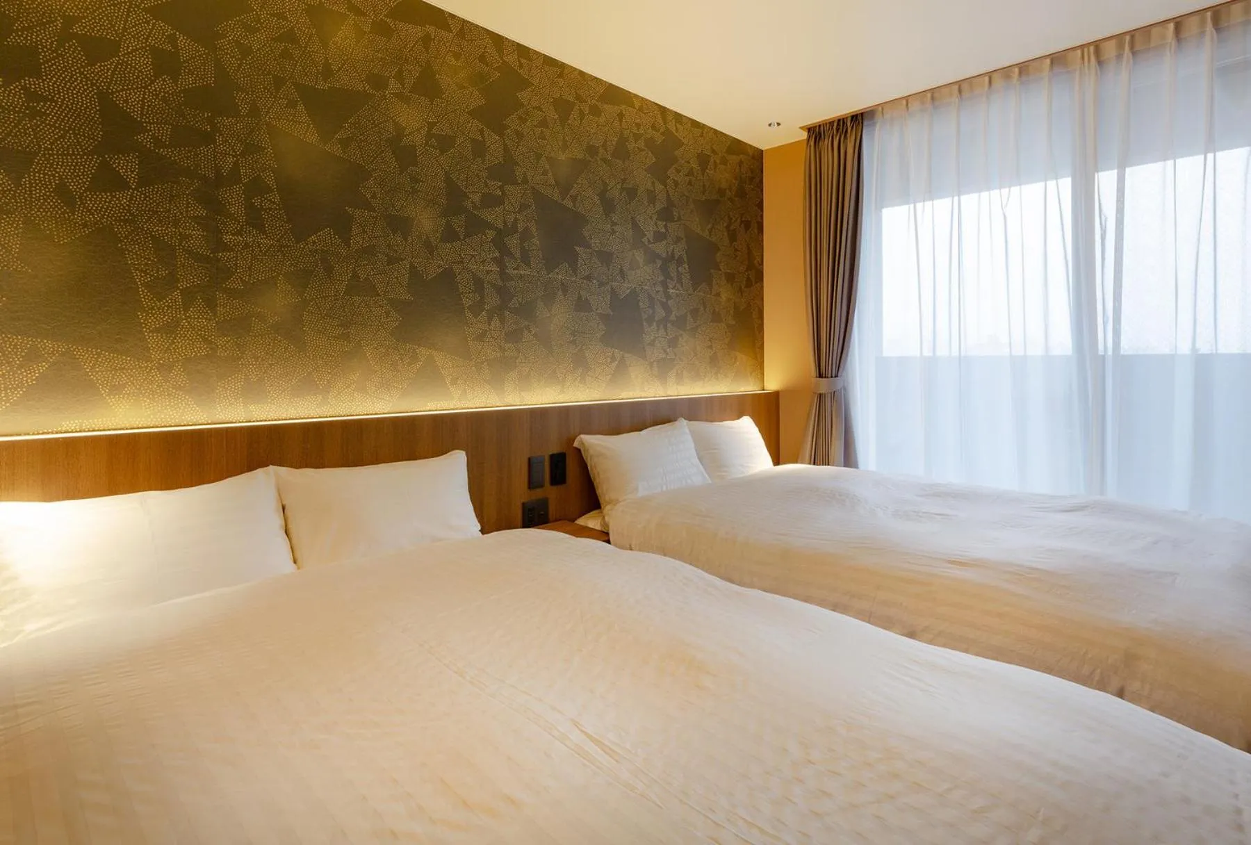 Bed in MATERIAL Fuchomae