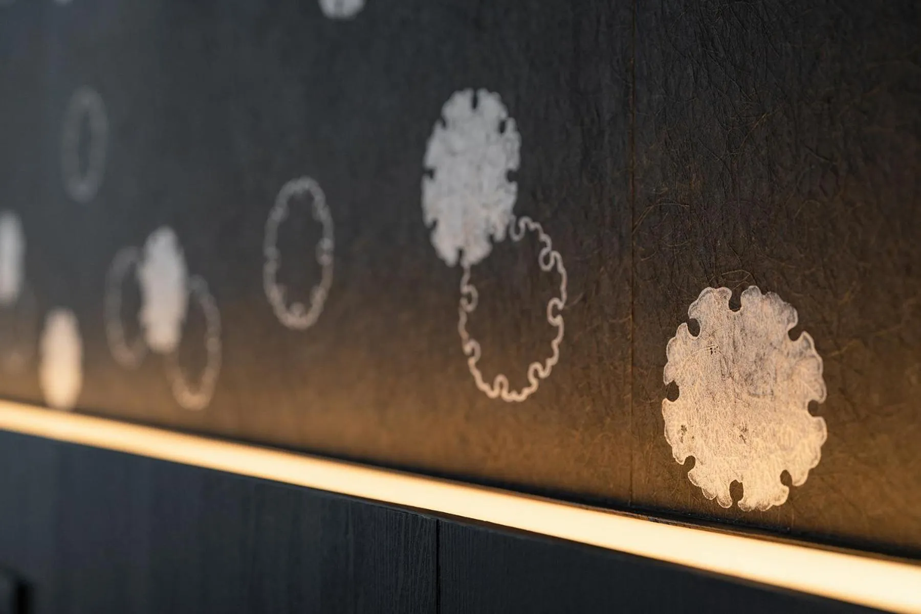 Decorative detail in MATERIAL Fuchomae