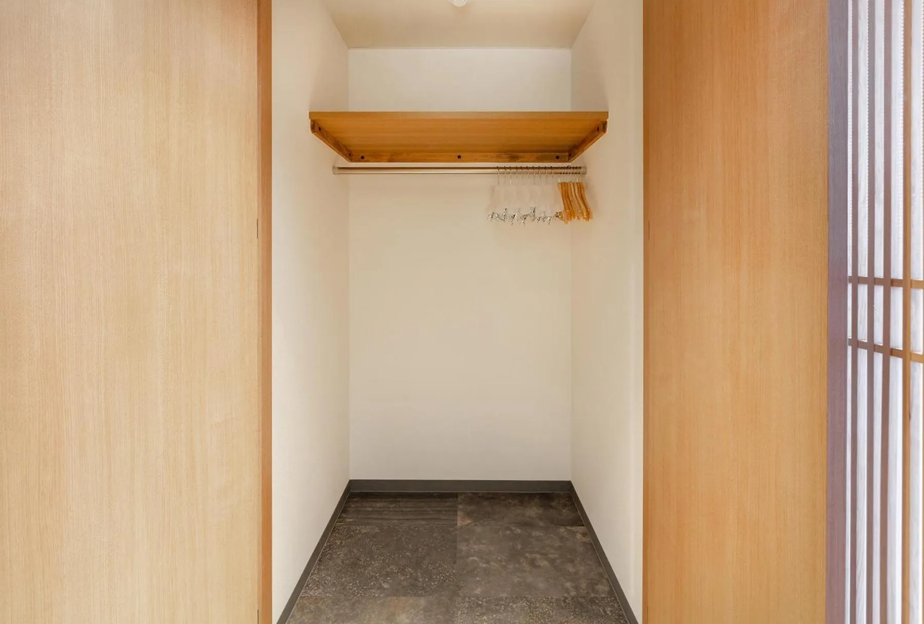 storage in MATERIAL Fuchomae