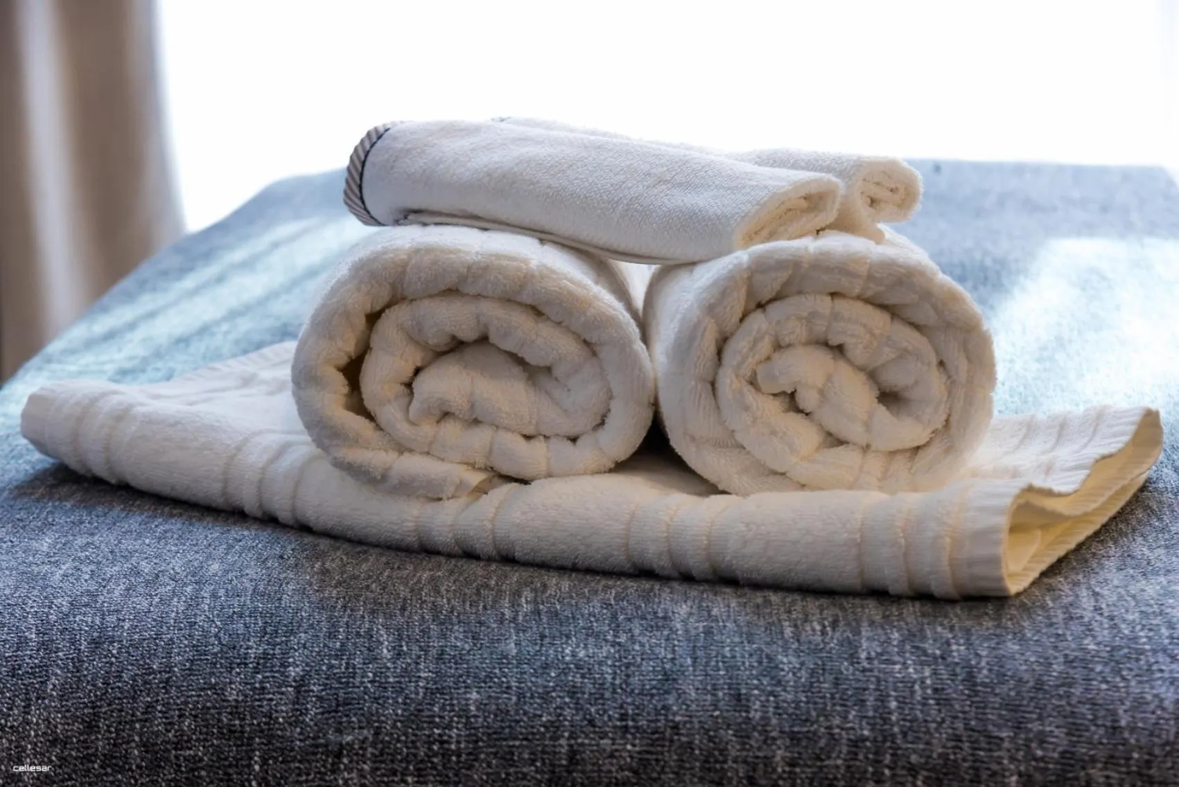 Decorative detail, Bed in Welldone Quality - Crystal pool