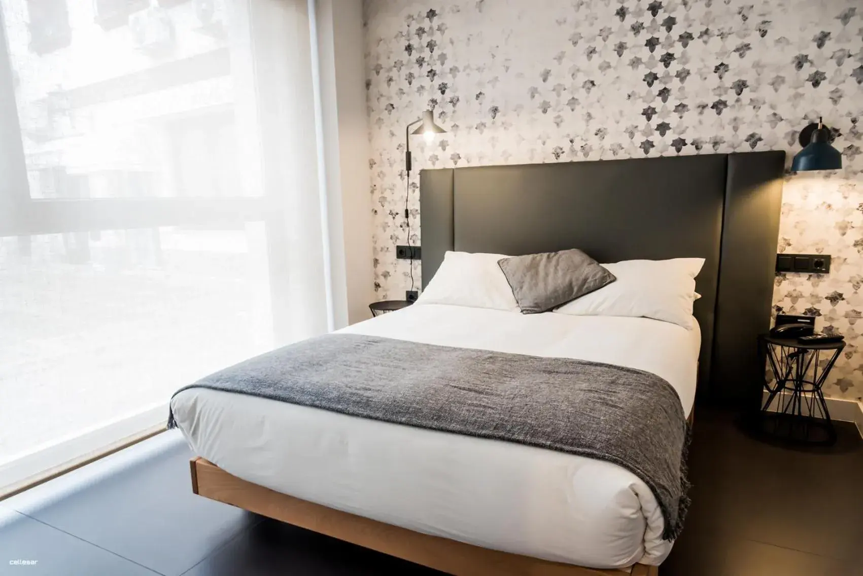 Bed in Welldone Quality - Crystal pool Bed in Welldone Quality - Crystal pool