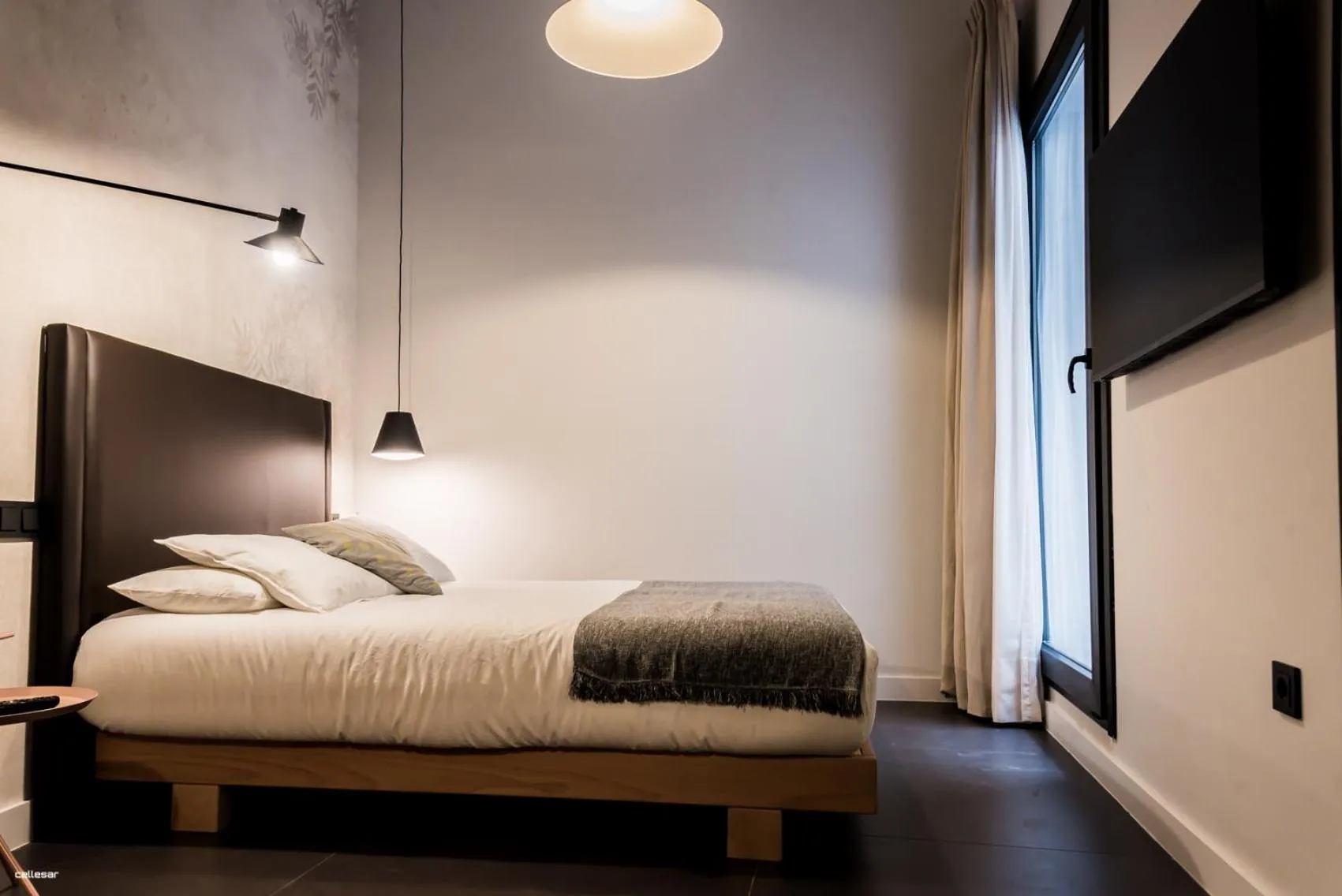 Bed in Welldone Quality - Crystal pool