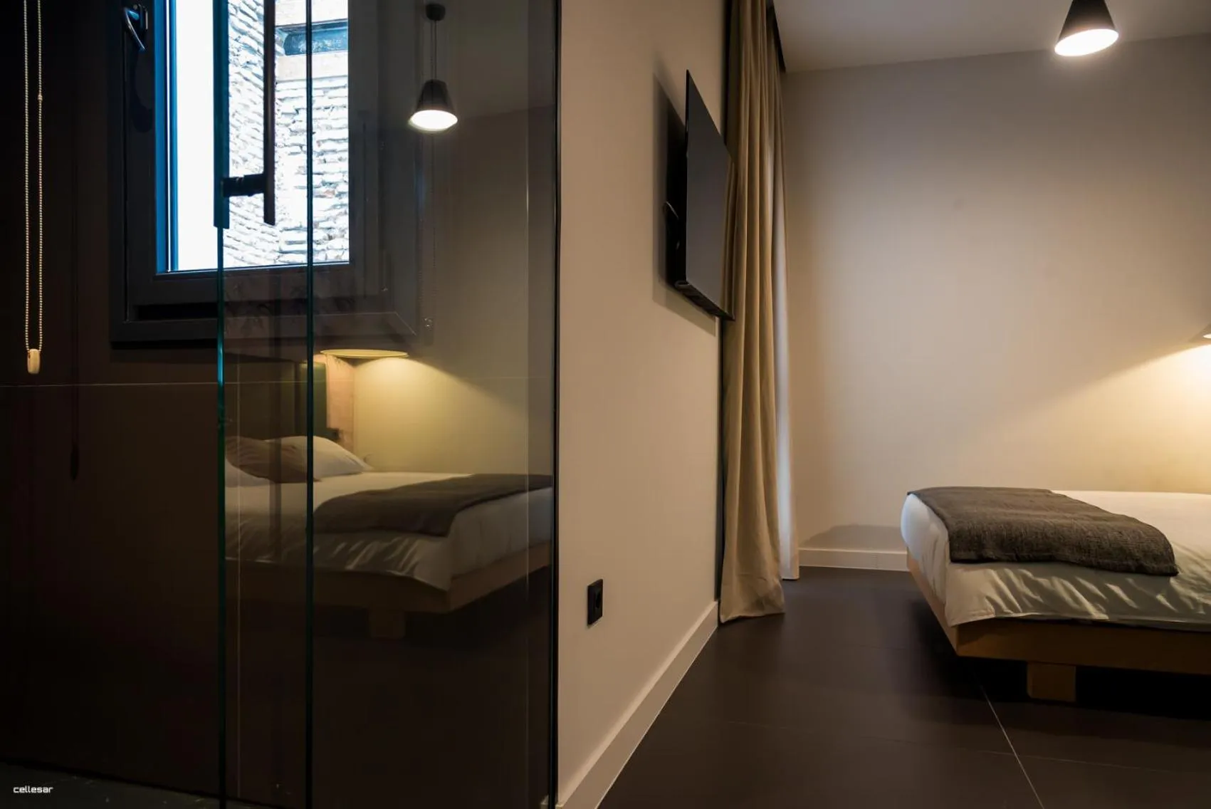 Bed in Welldone Quality - Crystal pool