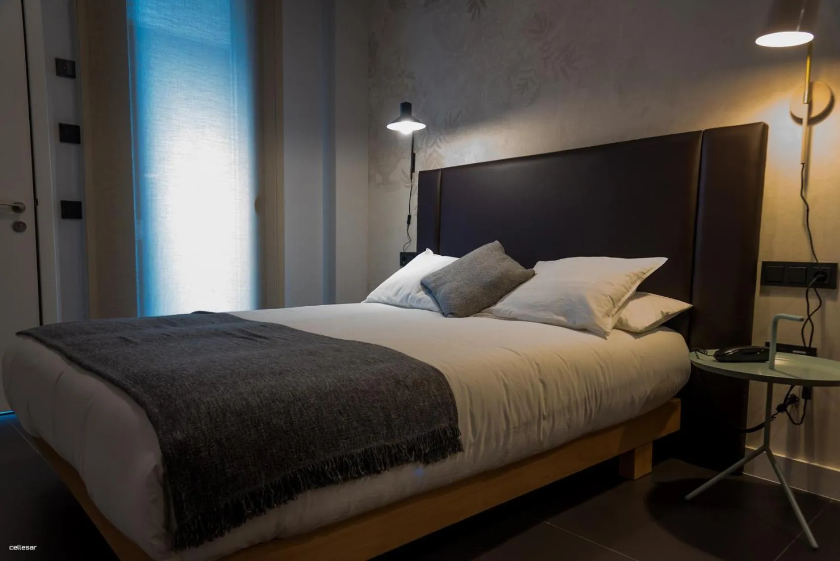 Bed in Welldone Quality - Crystal pool