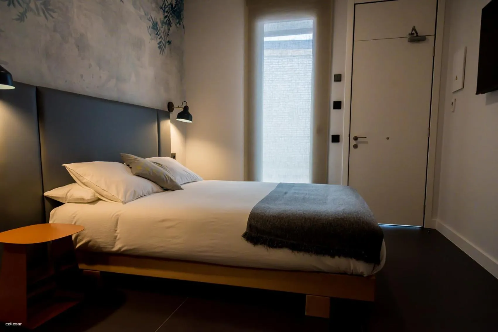 Bed in Welldone Quality - Crystal pool