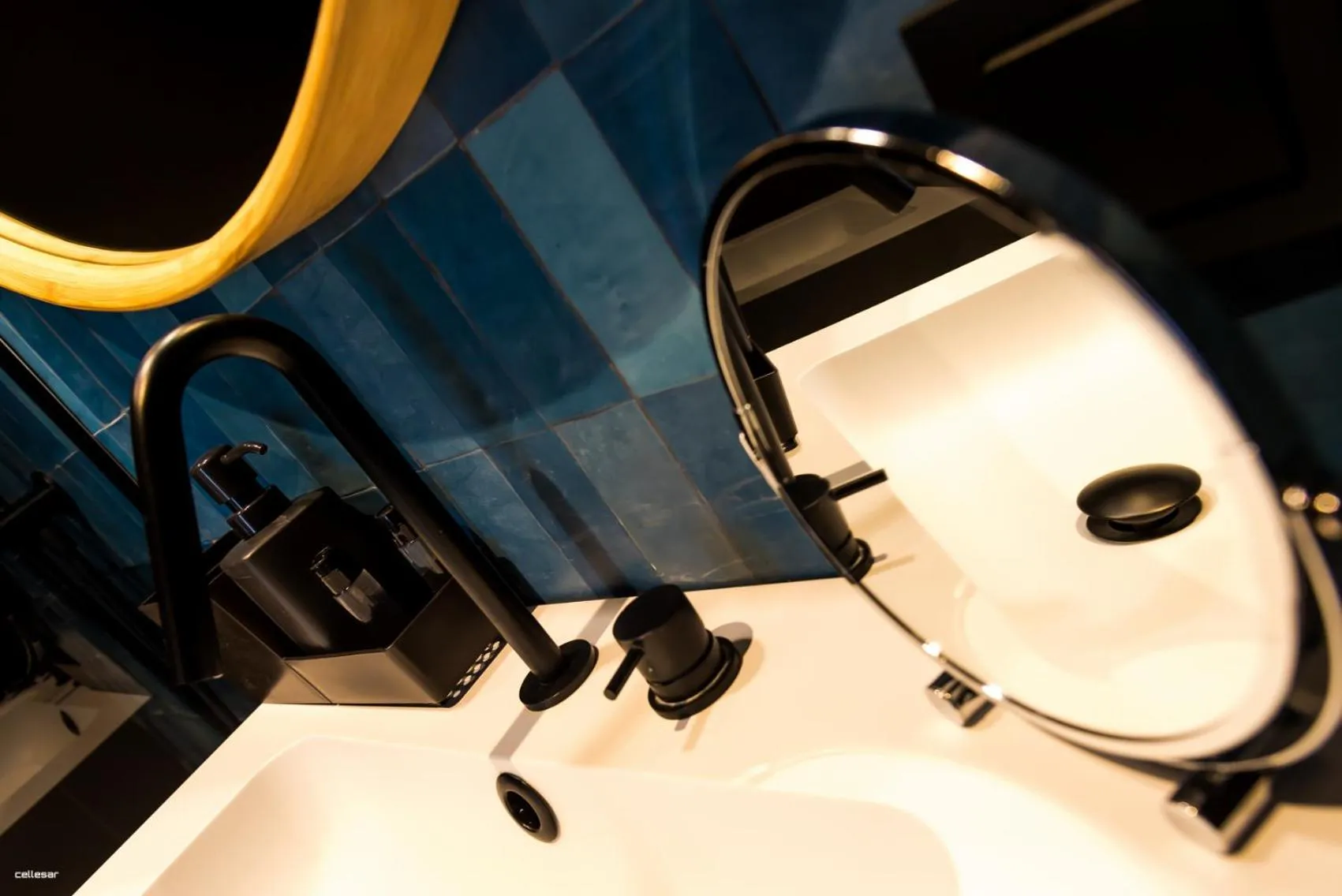 Bathroom in Welldone Quality - Crystal pool