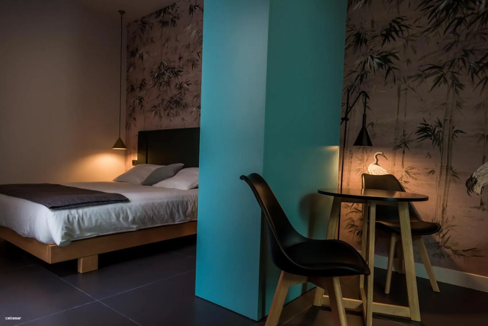 Bed in Welldone Quality - Crystal pool