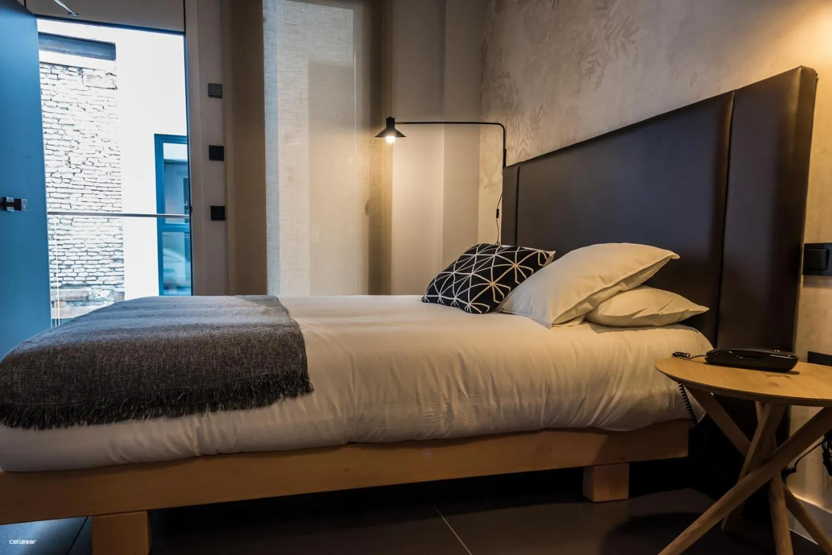 Bed in Welldone Quality - Crystal pool