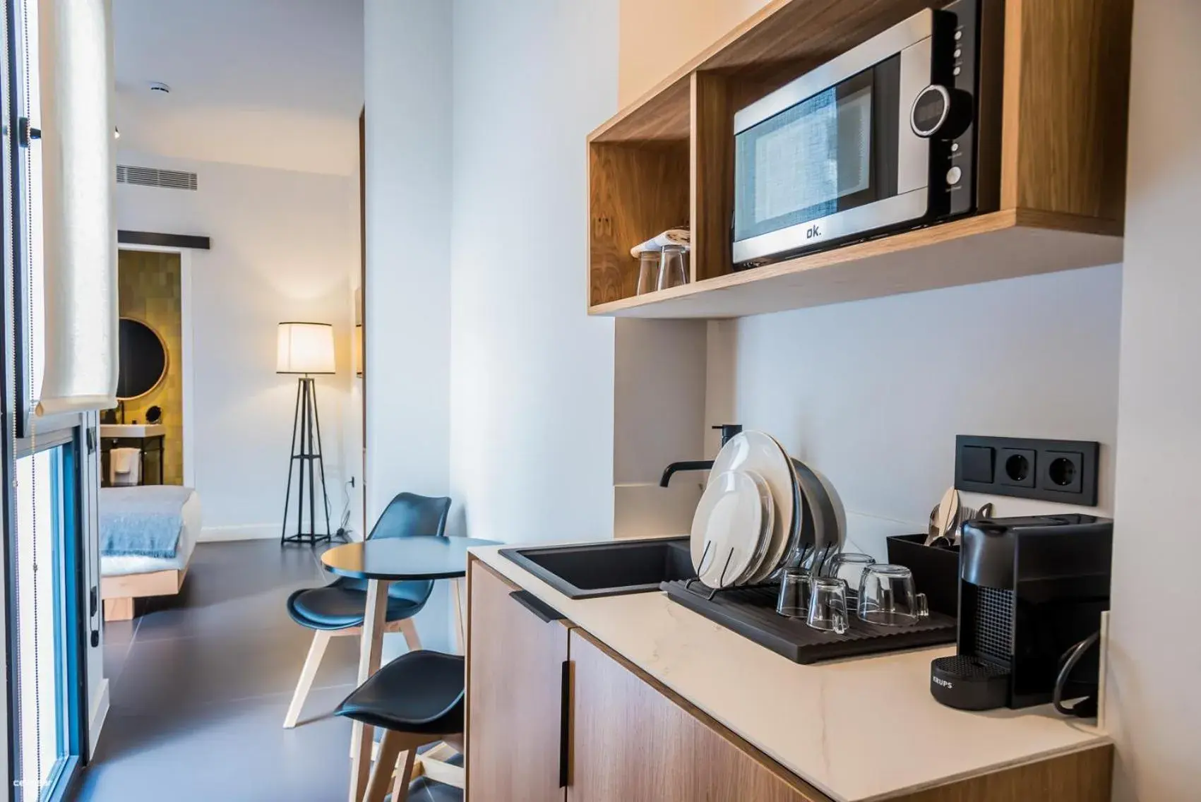 Coffee/tea facilities in Welldone Quality - Crystal pool Coffee/tea facilities in Welldone Quality - Crystal pool