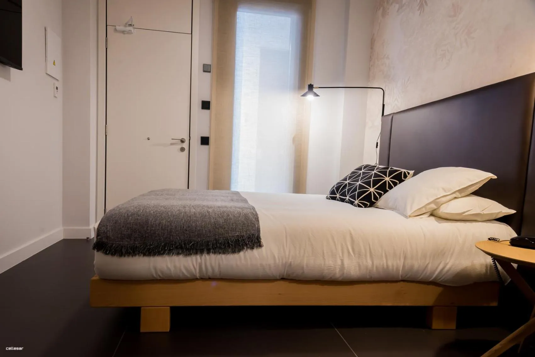 Bed in Welldone Quality - Crystal pool