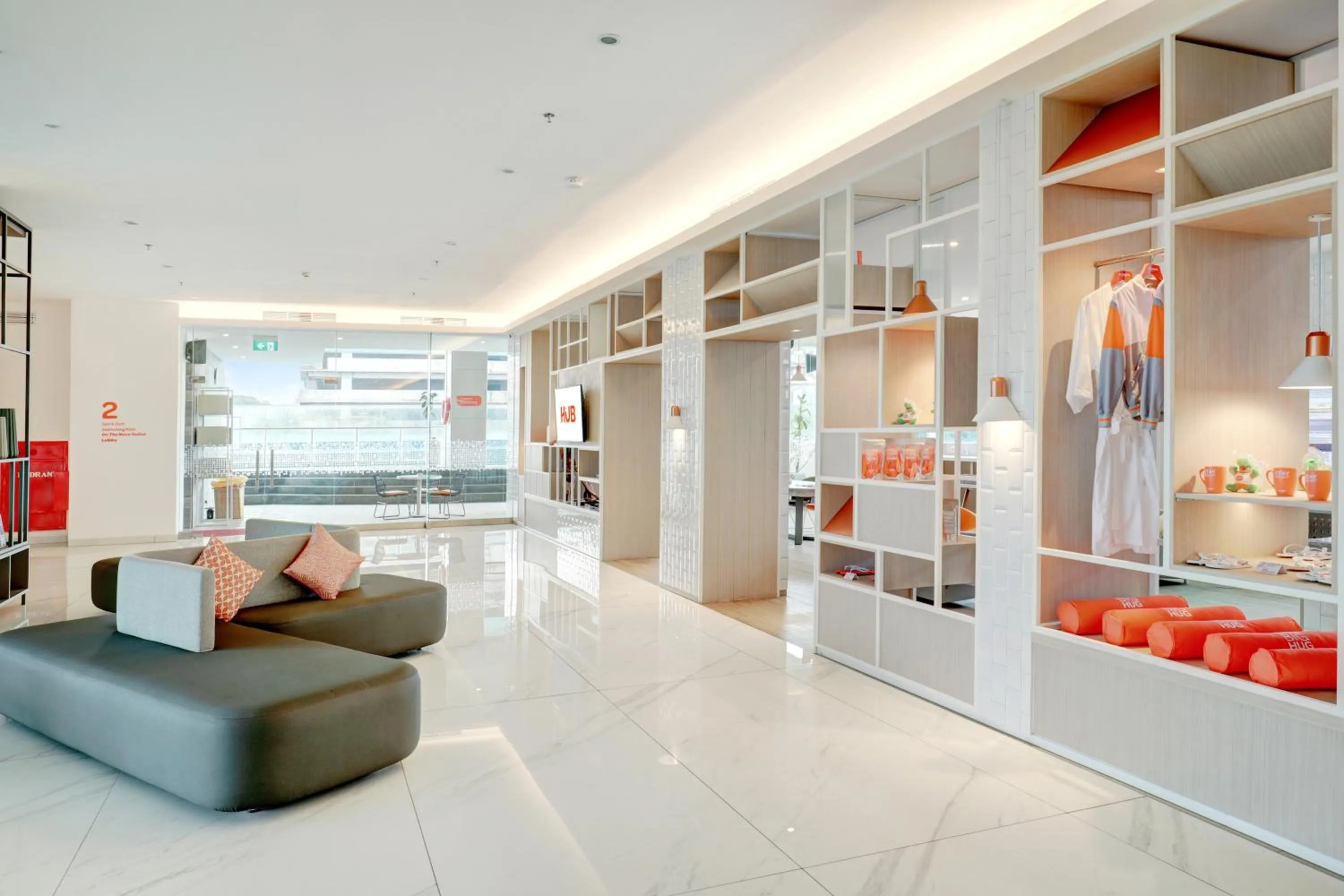 Lobby or reception in HARRIS Hotel & Conventions Bundaran Satelit Surabaya