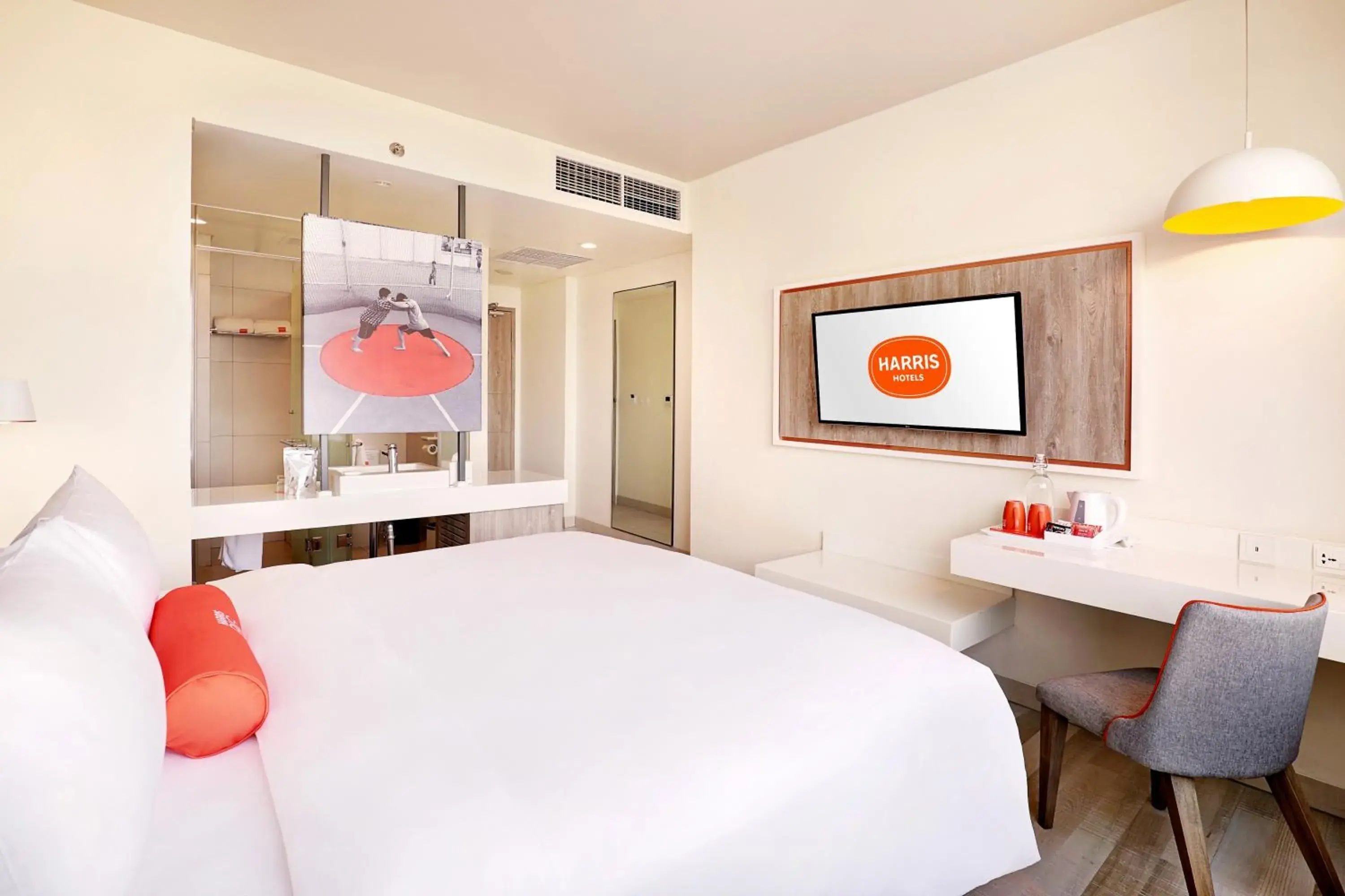 Bed in HARRIS Hotel & Conventions Bundaran Satelit Surabaya Bed in HARRIS Hotel & Conventions Bundaran Satelit Surabaya