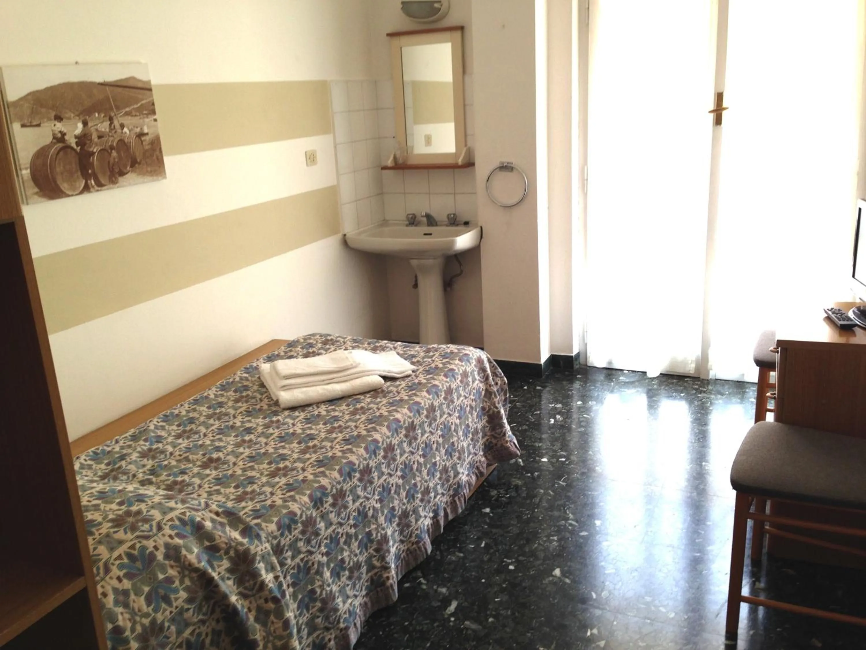 Day, Bed in Albergo La Neigra