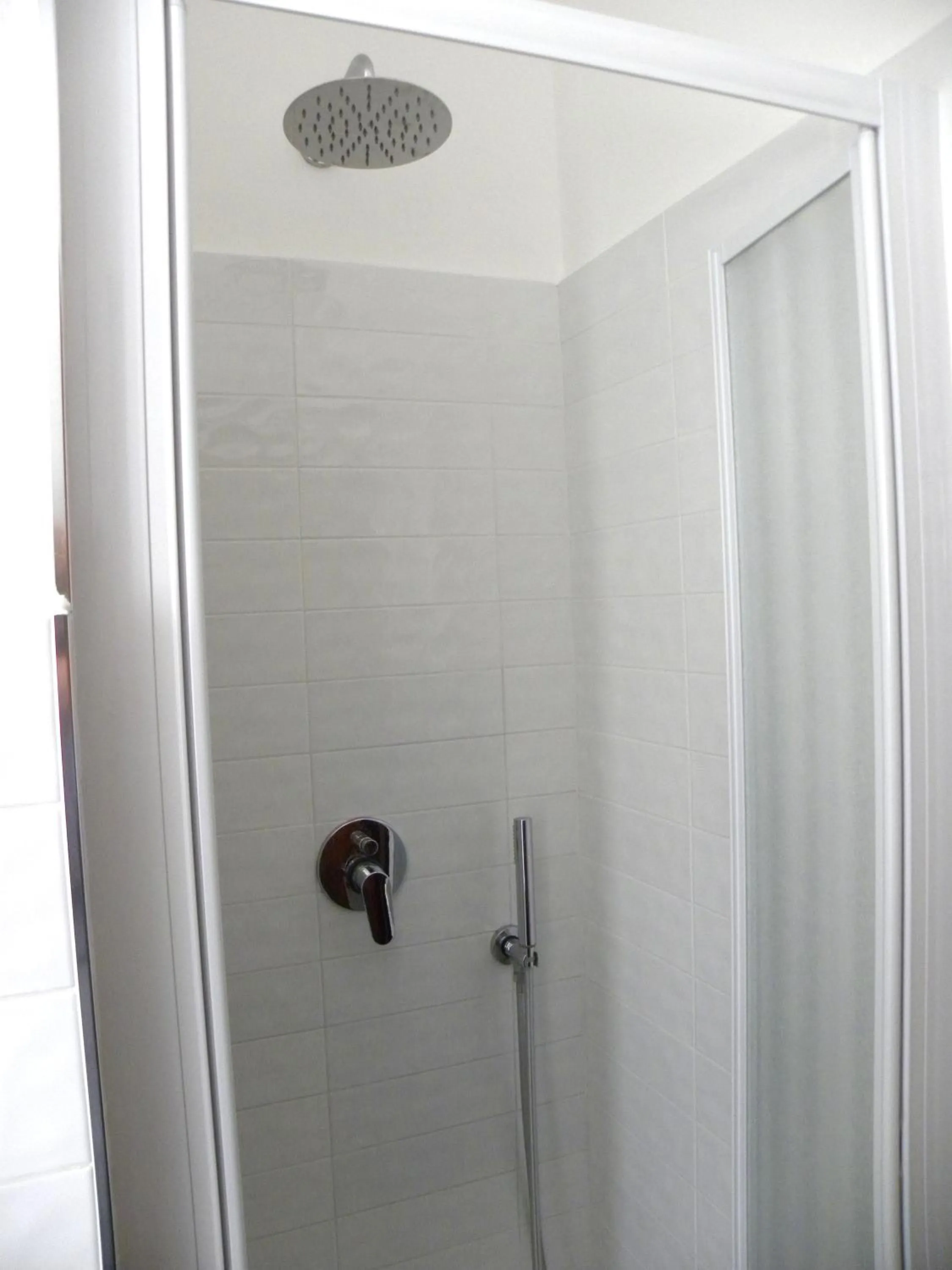 Shower in Albergo La Neigra