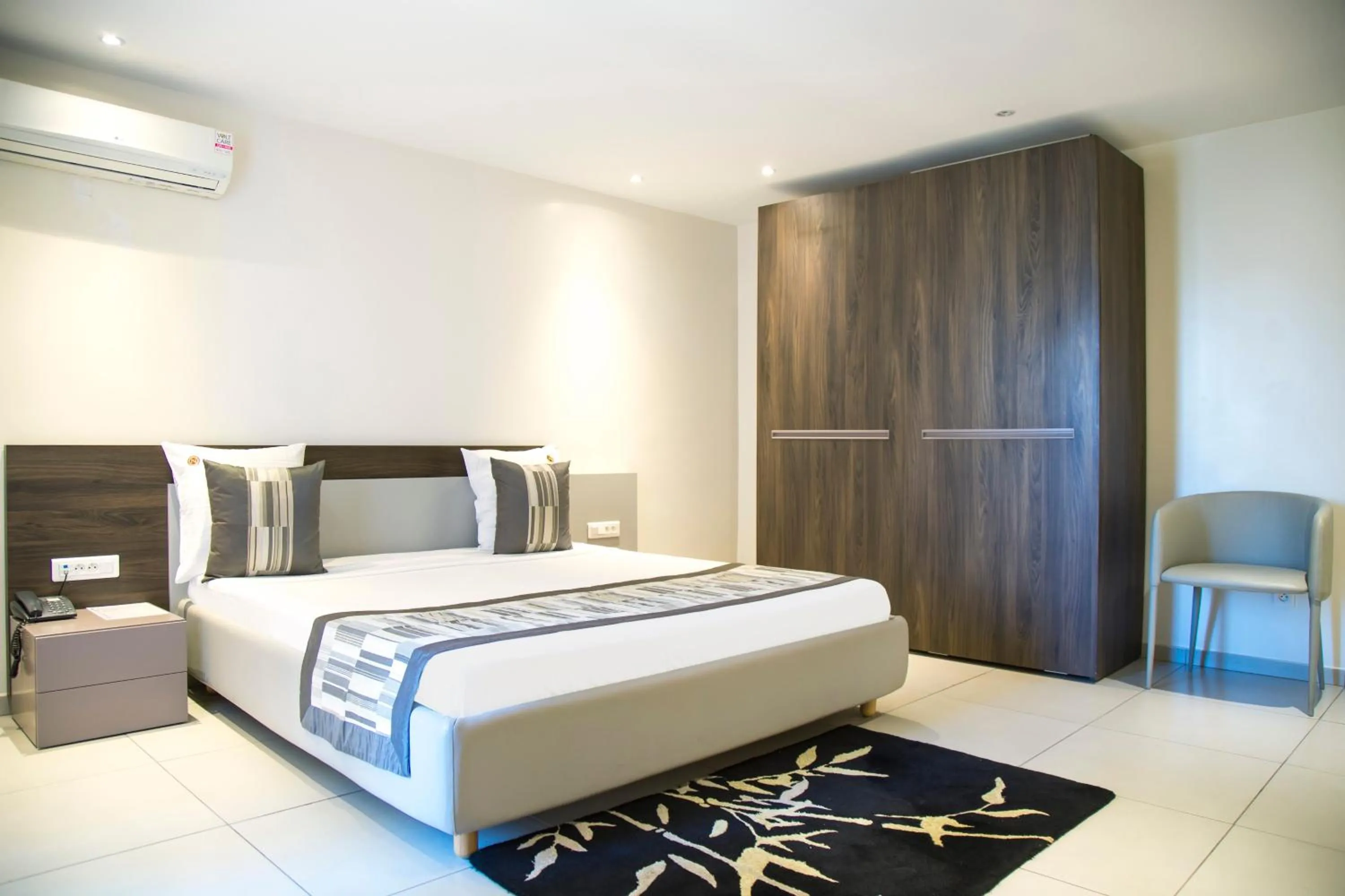 Photo of the whole room, Bed in Le Ndiambour Hôtel et Résidence