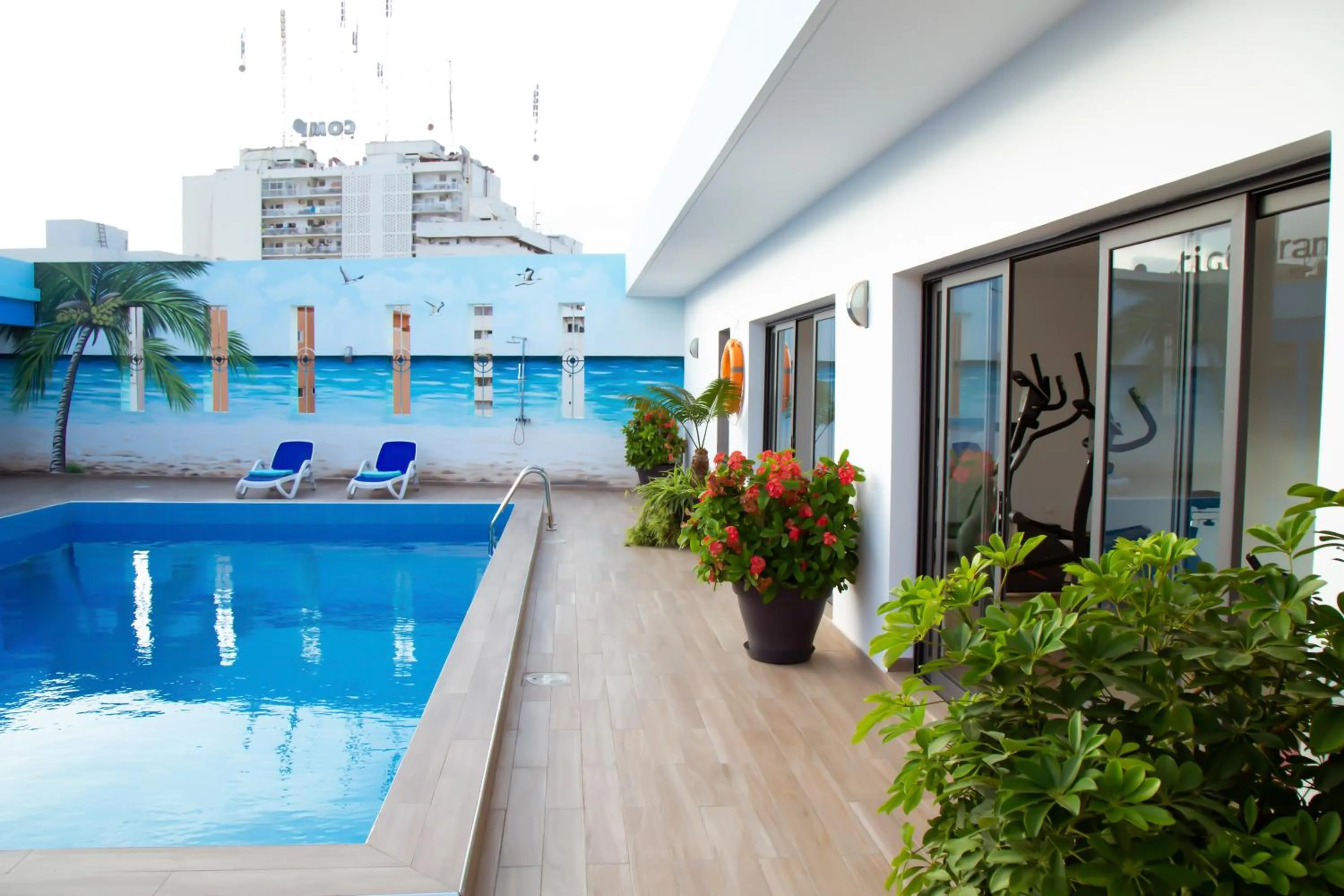 Swimming pool in Le Ndiambour Hôtel et Résidence