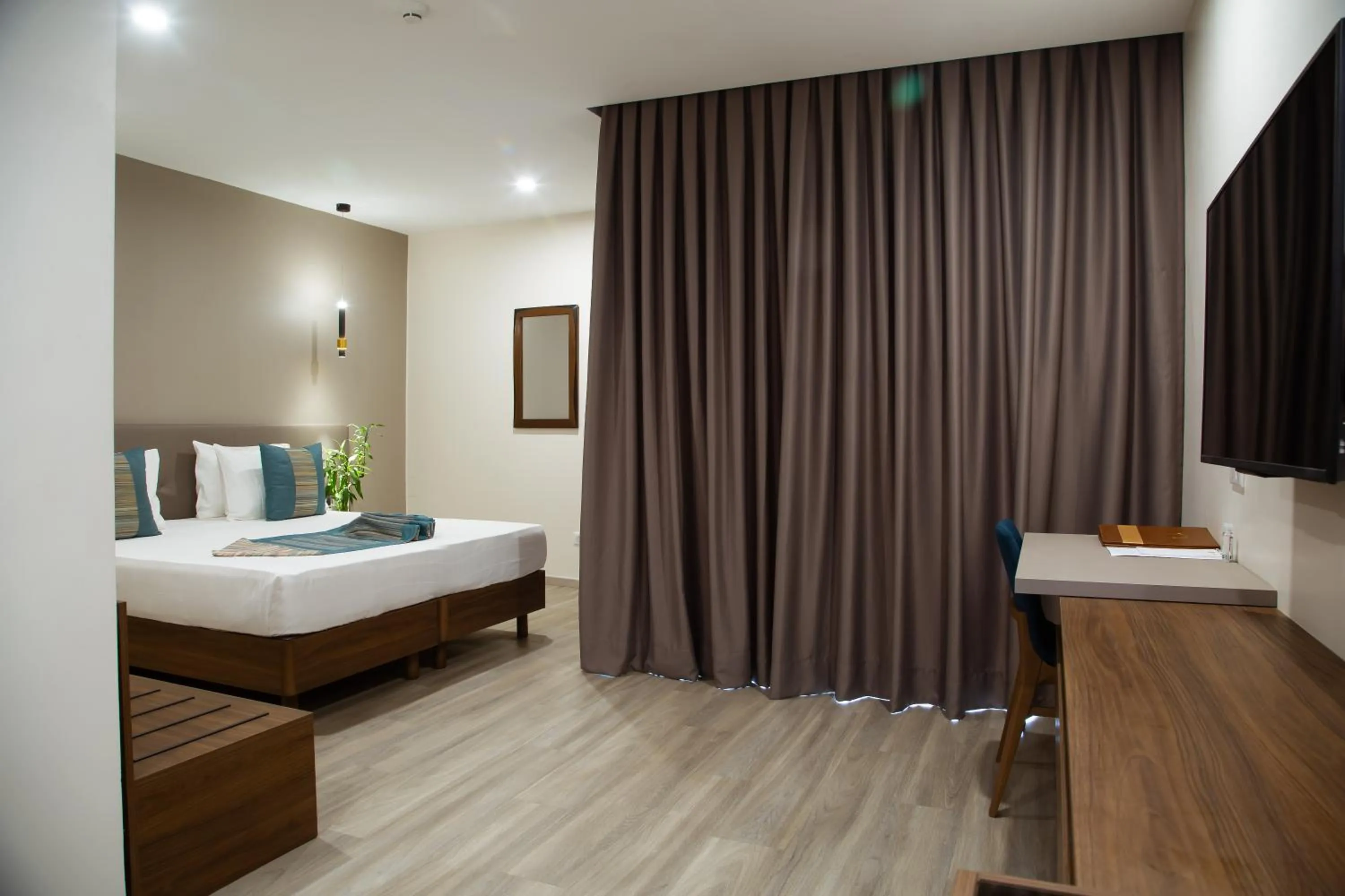 Photo of the whole room, Bed in Le Ndiambour Hôtel et Résidence