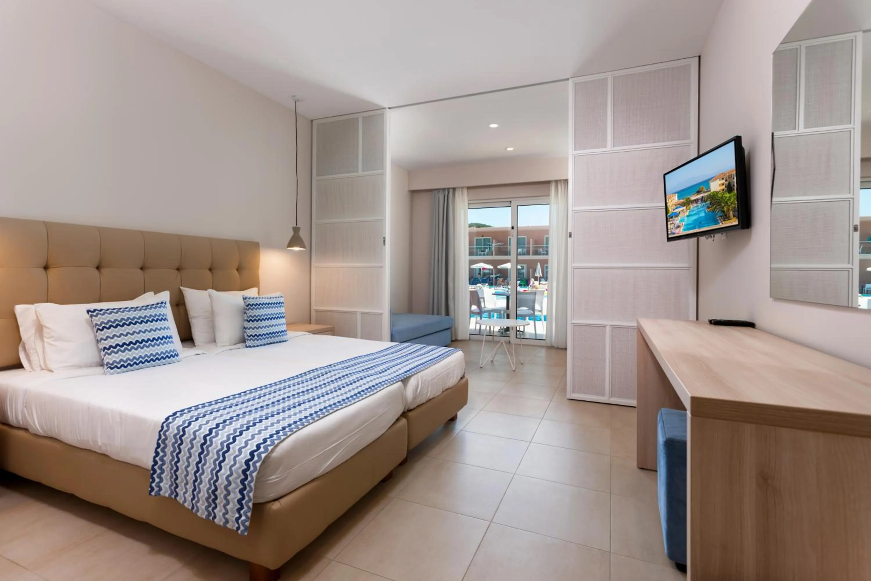 Photo of the whole room, Bed in Alykanas Village Resort