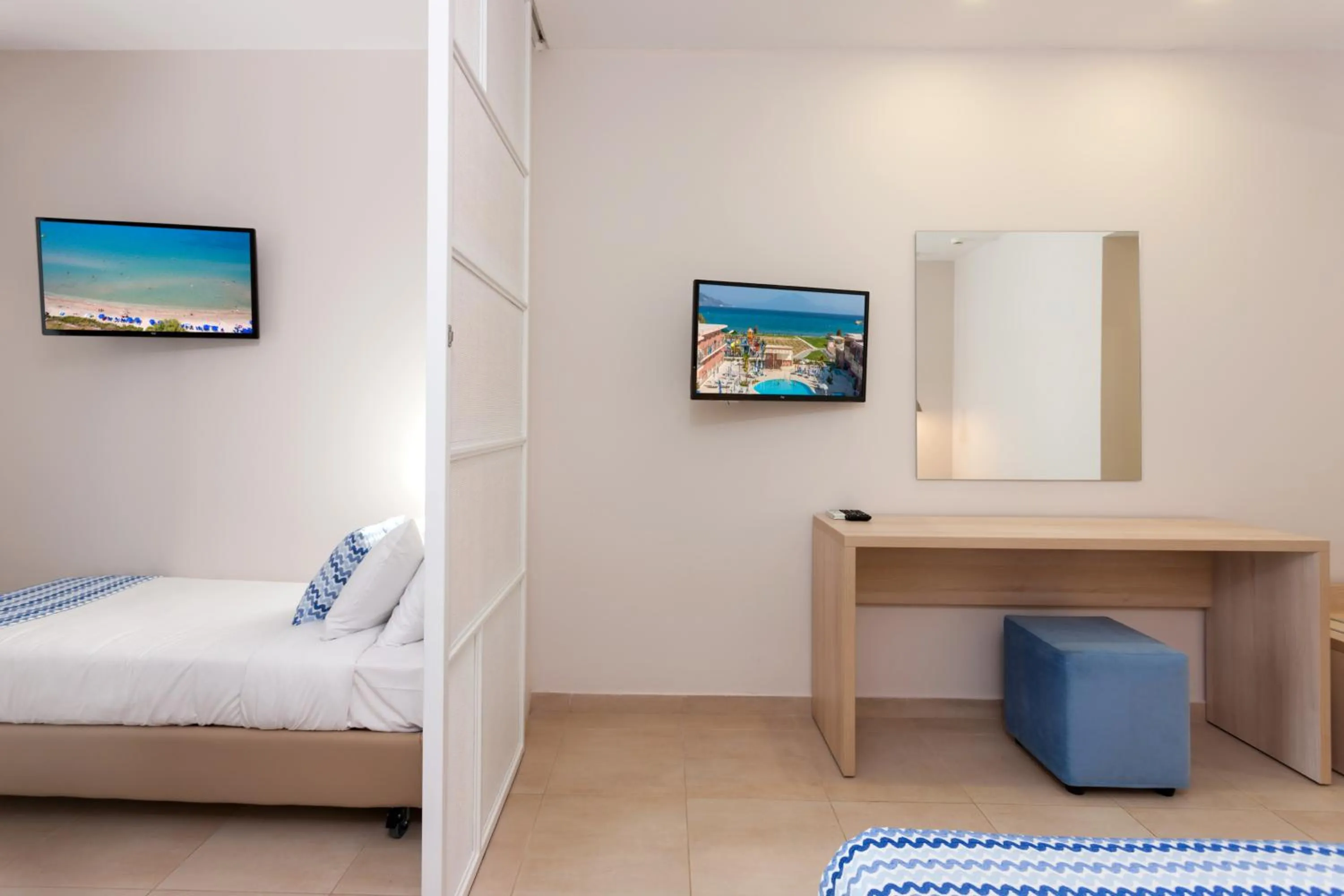 TV and multimedia, Bed in Alykanas Village Resort
