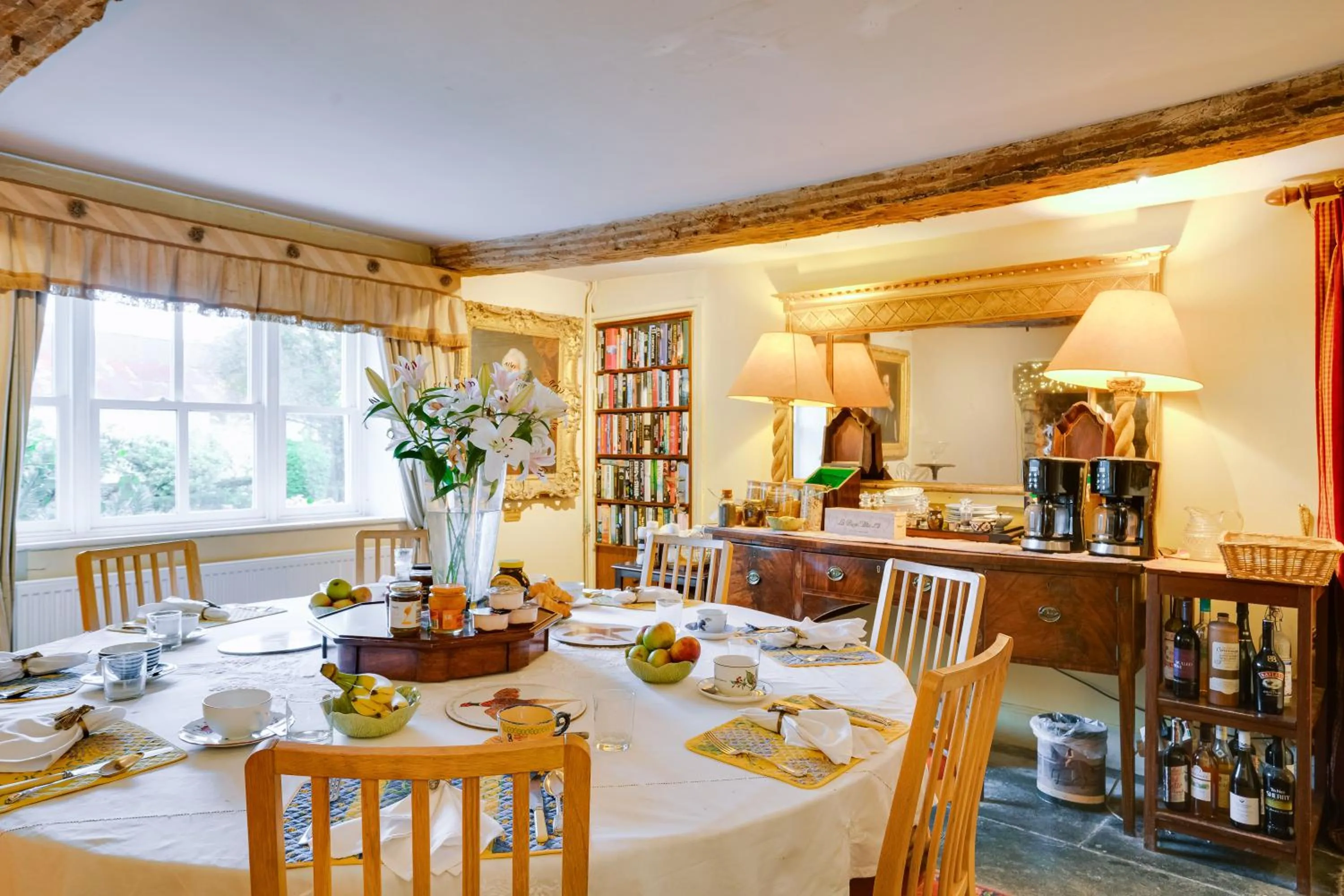 Breakfast in Hollamoor Farm